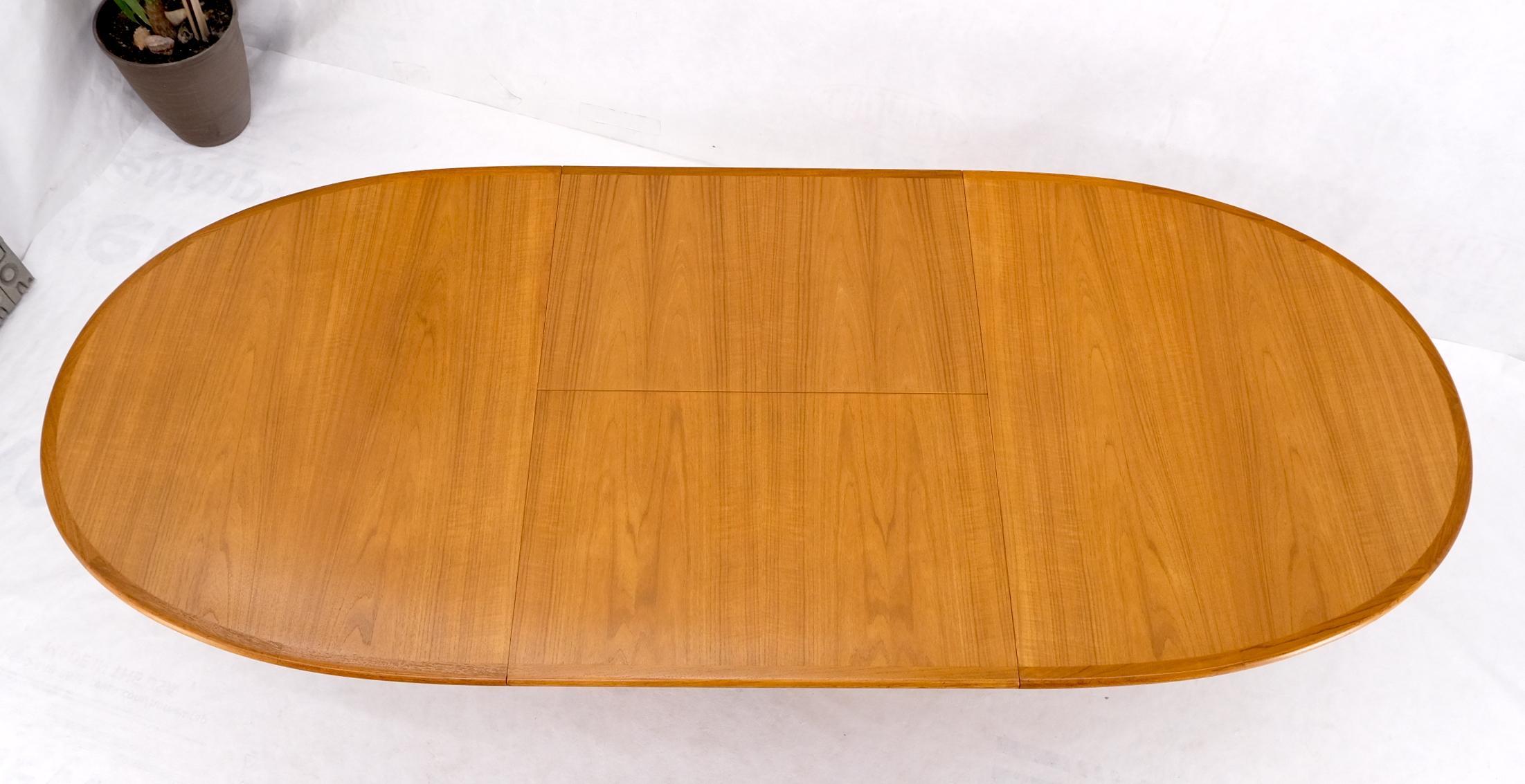 Danish Mid-Century Modern Oval Teak Dining Table w/ Pop Up Leaf Extension MINT! 13
