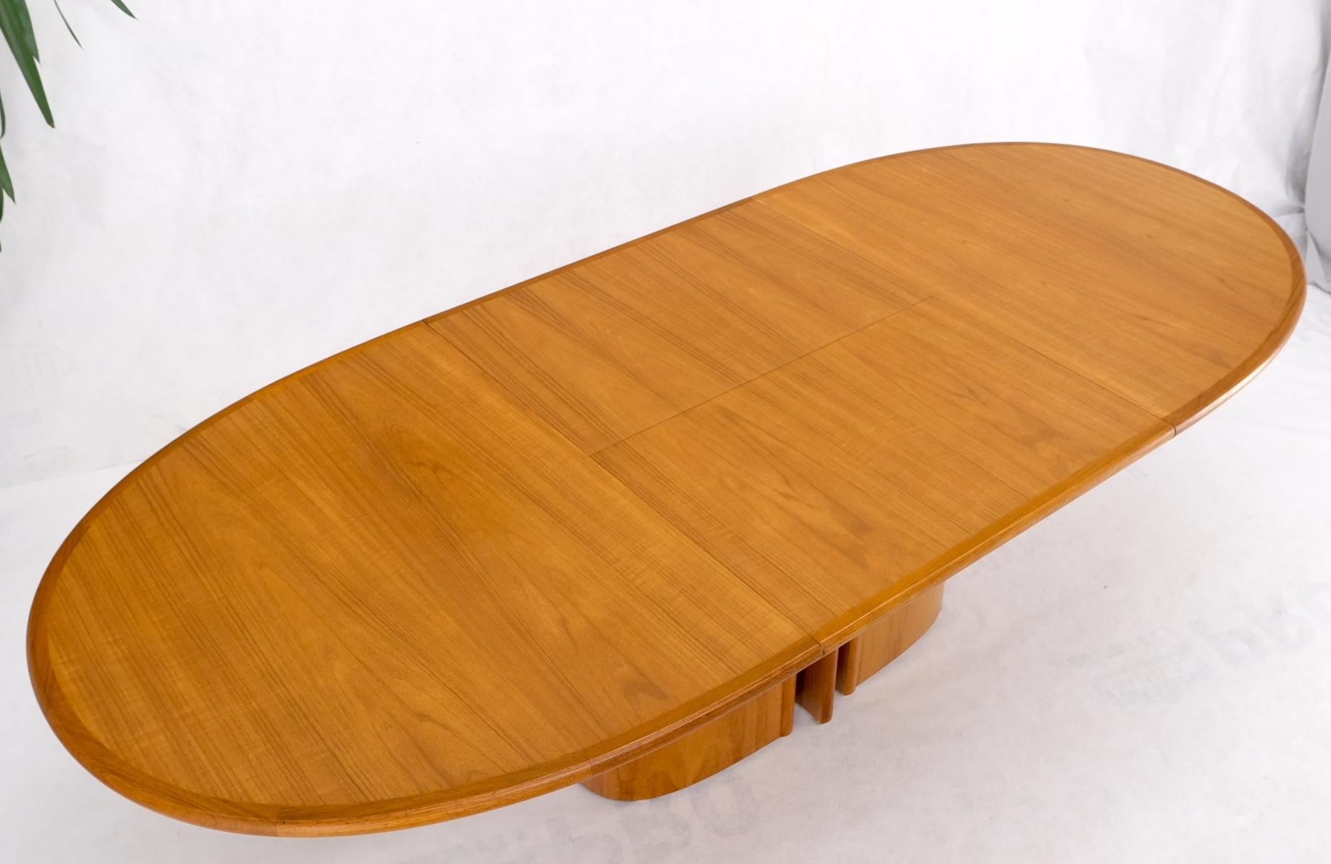 Danish Mid-Century Modern Oval Teak Dining Table w/ Pop Up Leaf Extension MINT! 14