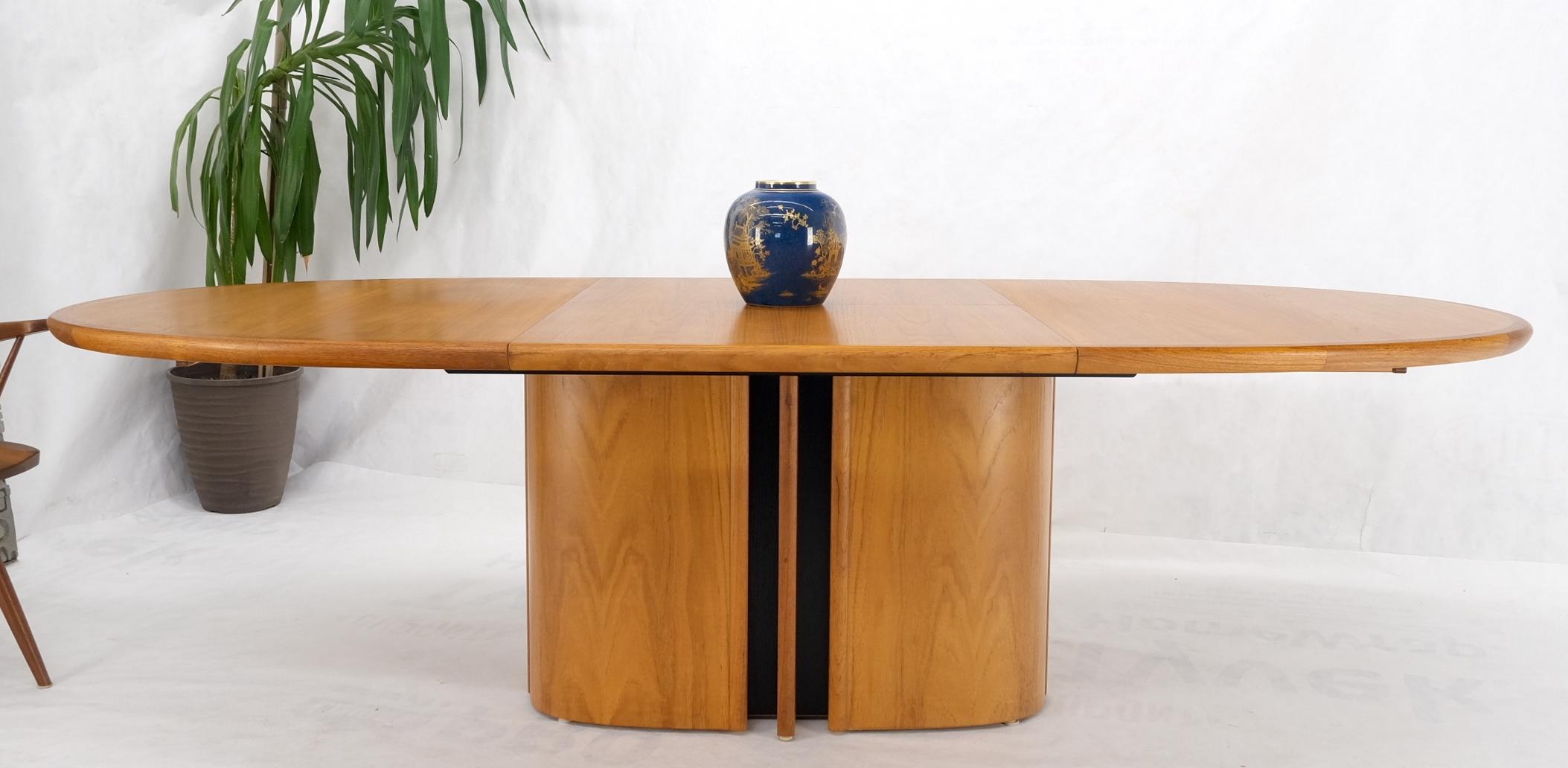 Danish Mid-Century Modern Oval Teak Dining Table w/ Pop Up Leaf Extension MINT! 15