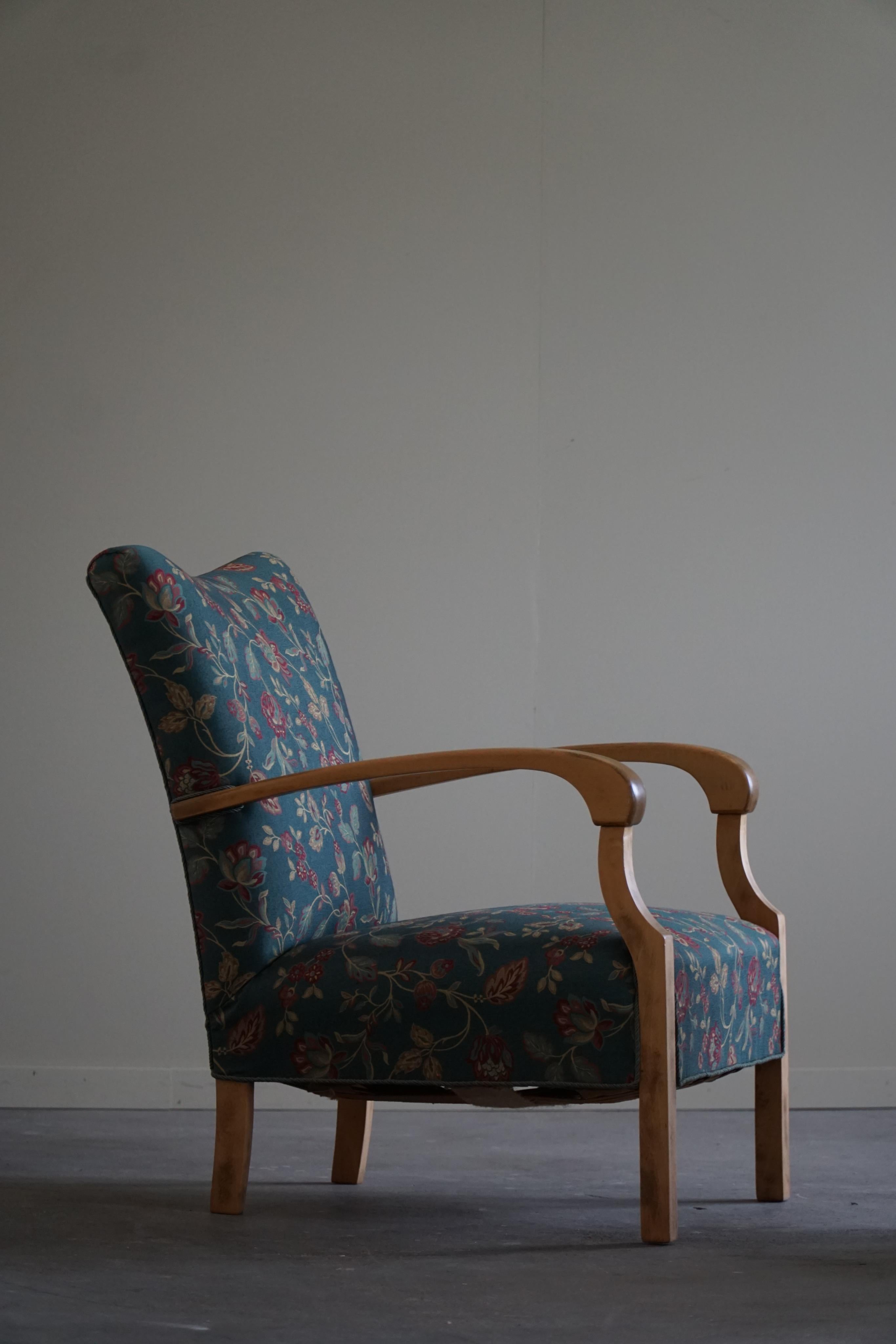 Danish Mid Century Modern, Pair of Armchairs in Beech and Original Fabric, 1960s In Good Condition For Sale In Odense, DK