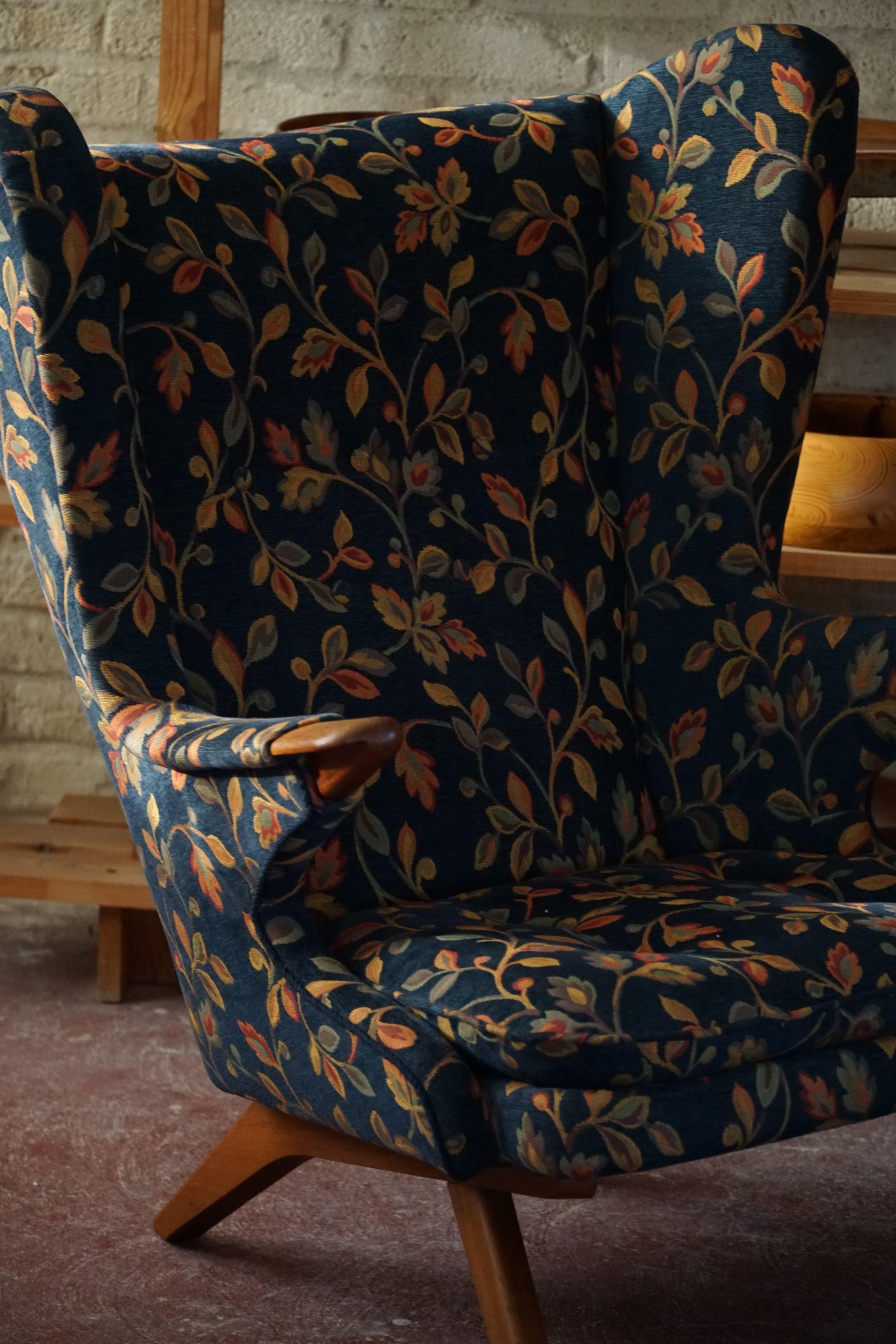 Danish Mid Century Modern, Papa Bear Wingback Lounge Chair in Teak, 1960s For Sale 3
