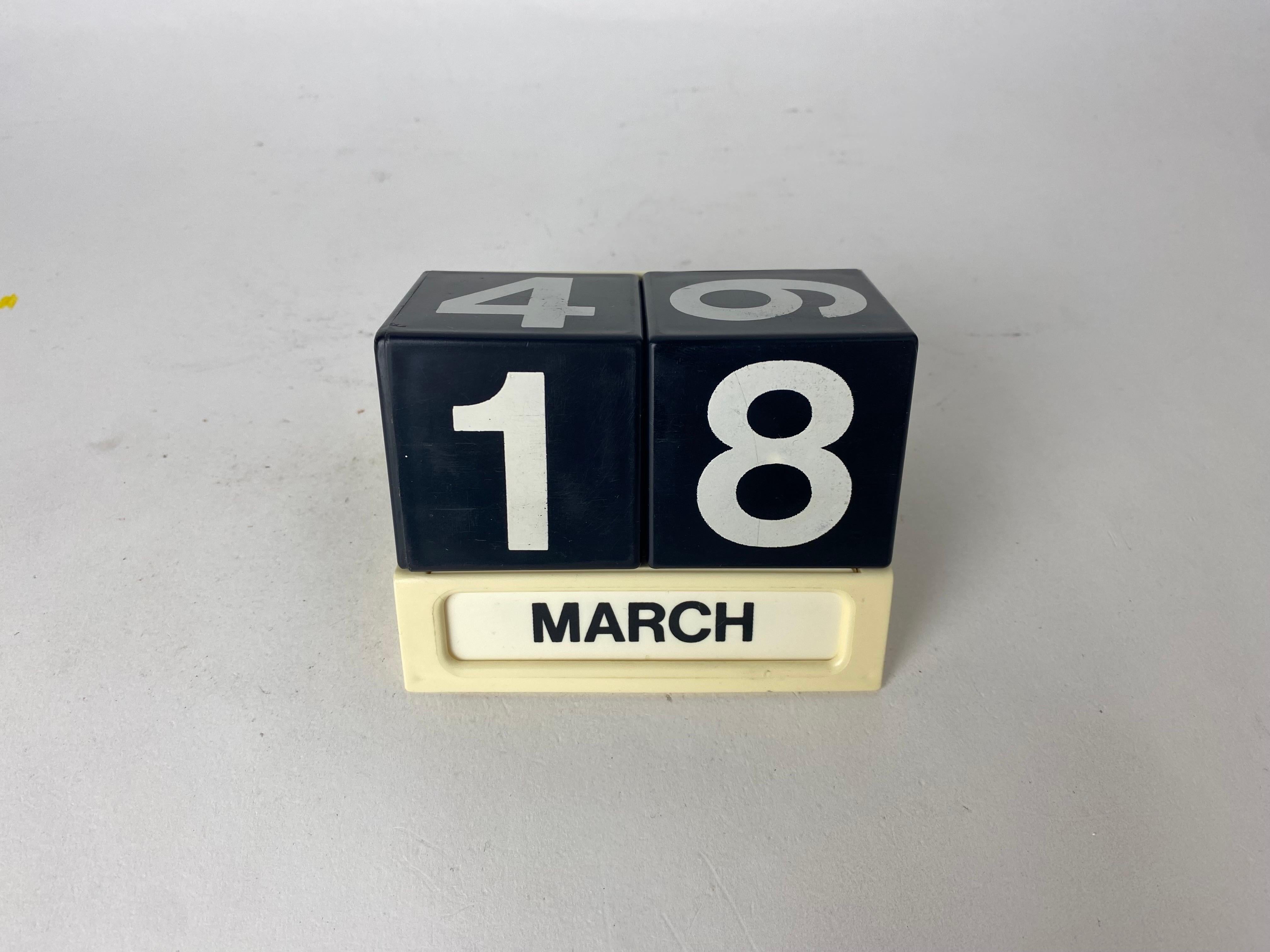 Very cool vintage perpetual desk calendar designed by Erik Ole Jorgensen and produced by creative workshop. A gorgeous and timeless Mid-Century Modern design; It is simple in all its beauty combined with tremendous efficiency, this is a can't miss