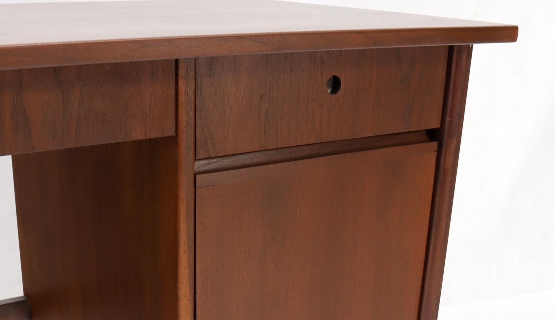 Danish Mid Century Modern Petit Single Pedestal Desk Two Drawers For Sale 3