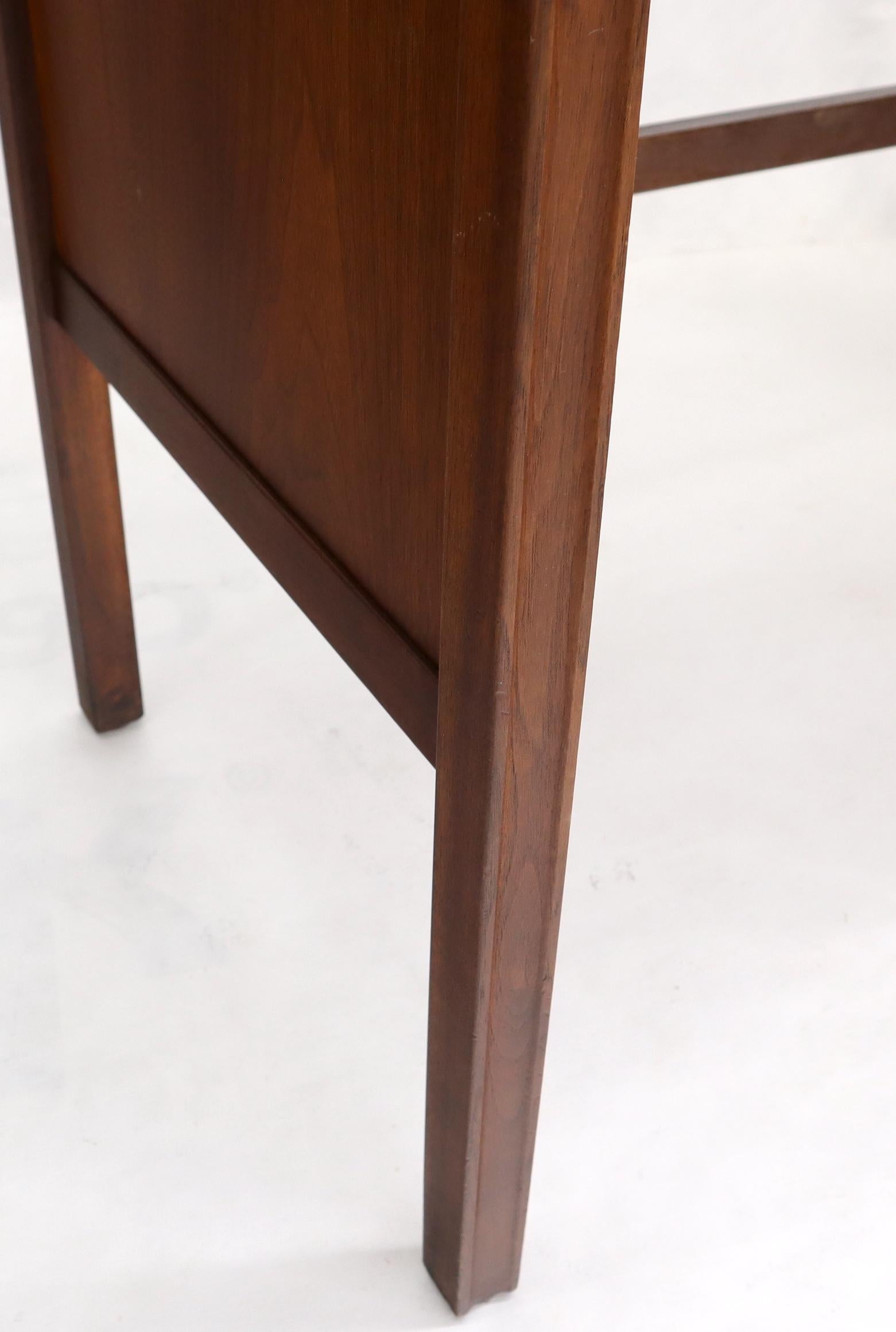 Danish Mid Century Modern Petit Single Pedestal Desk Two Drawers For Sale 4