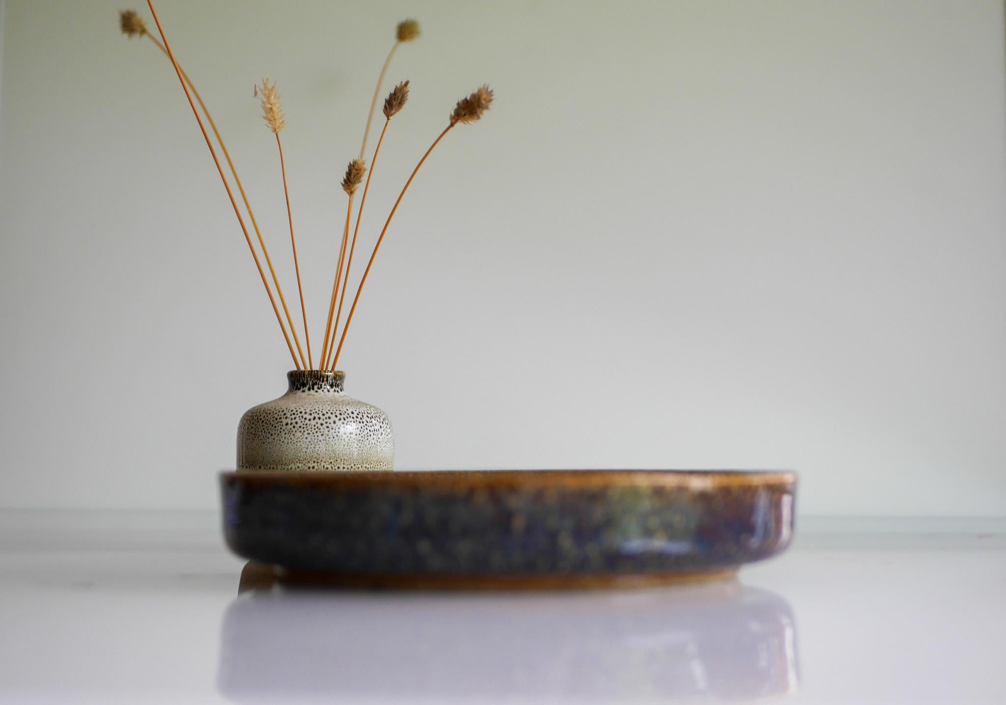 Hand-Crafted Danish Mid-Century Modern Pottery Plate or Vide-poche by Michael Andersen, 1960s For Sale