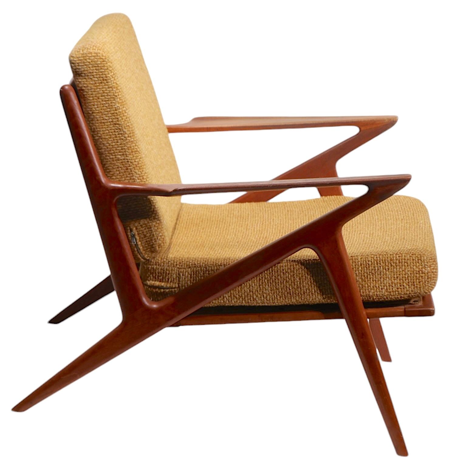 Danish Mid Century Modern  Poul Jensen Z Chair  for Selig c. 1960's In Good Condition For Sale In New York, NY