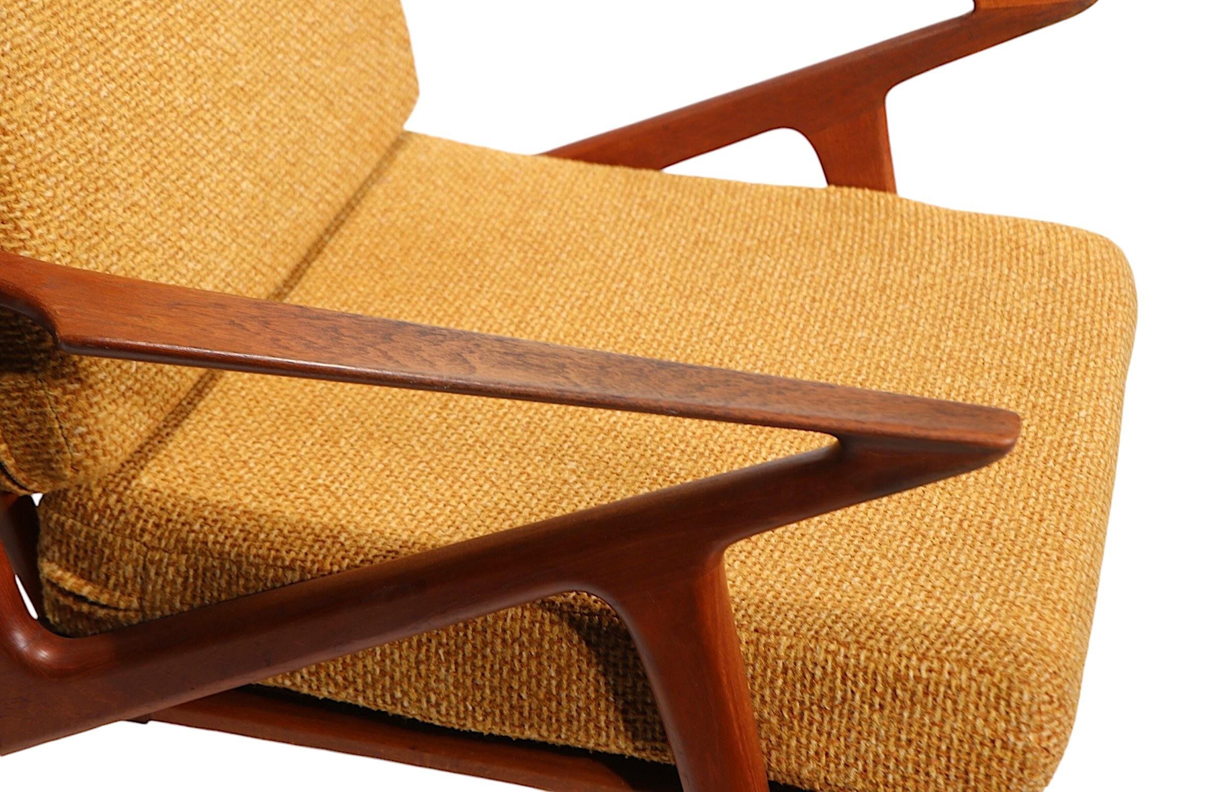 20th Century Danish Mid Century Modern  Poul Jensen Z Chair  for Selig c. 1960's For Sale