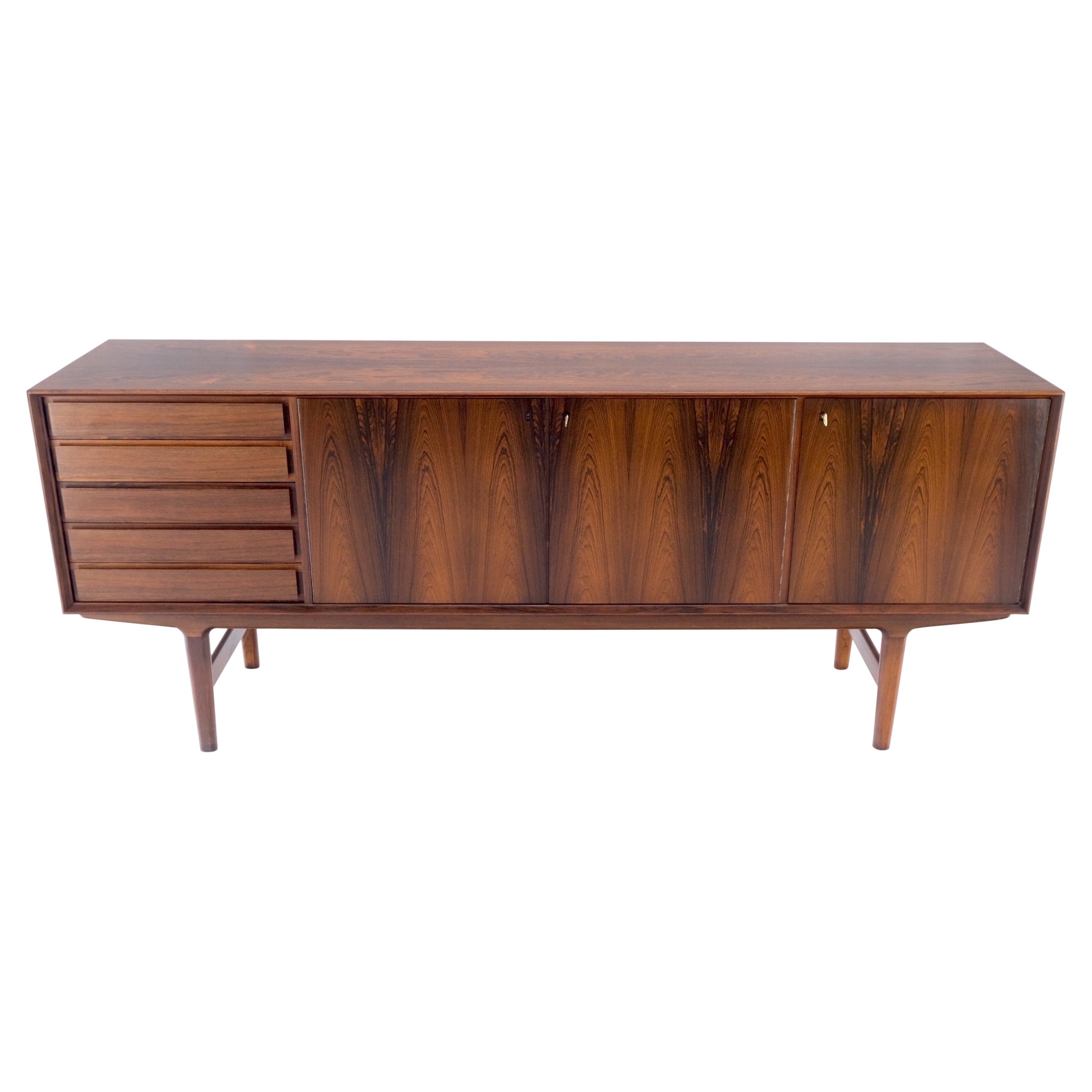 Crédence danoise moderne du milieu du siècle dernier en bois de rose à 3 portes et 5 tiroirs Mint !