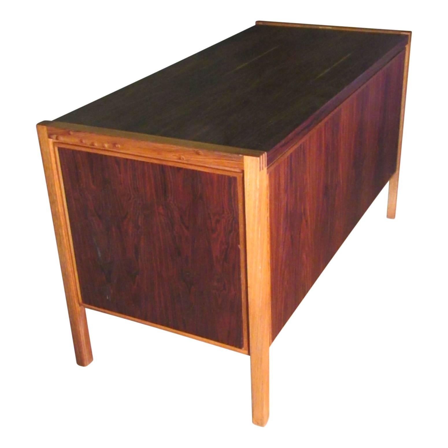 1960s Jacaranda Rosewood & Teak Desk Mid-Century Modern Columbia South America In Good Condition For Sale In Surprise, AZ