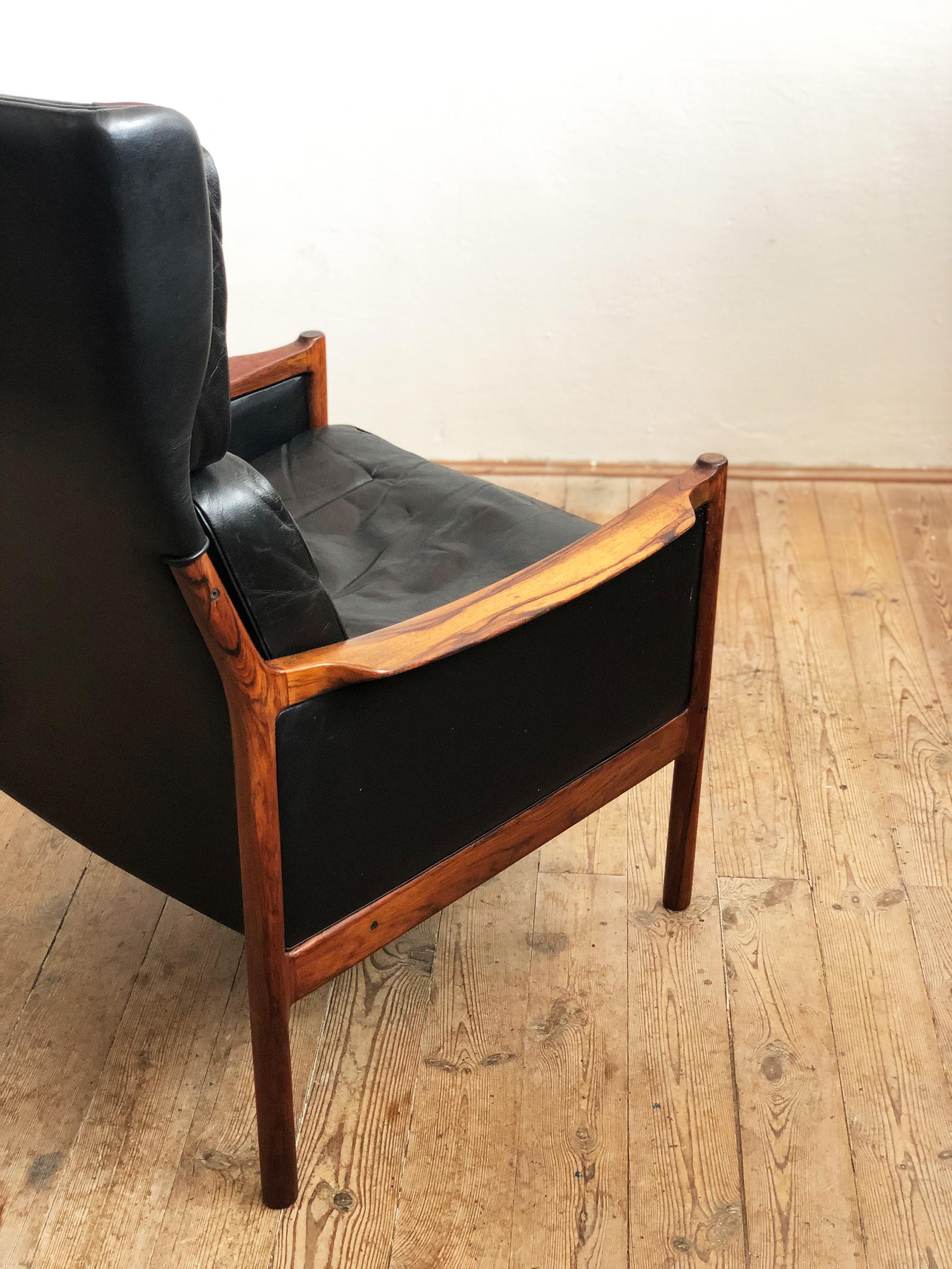Danish Mid-Century Modern Rosewood and Black Leather Lounge Chair For Sale 1