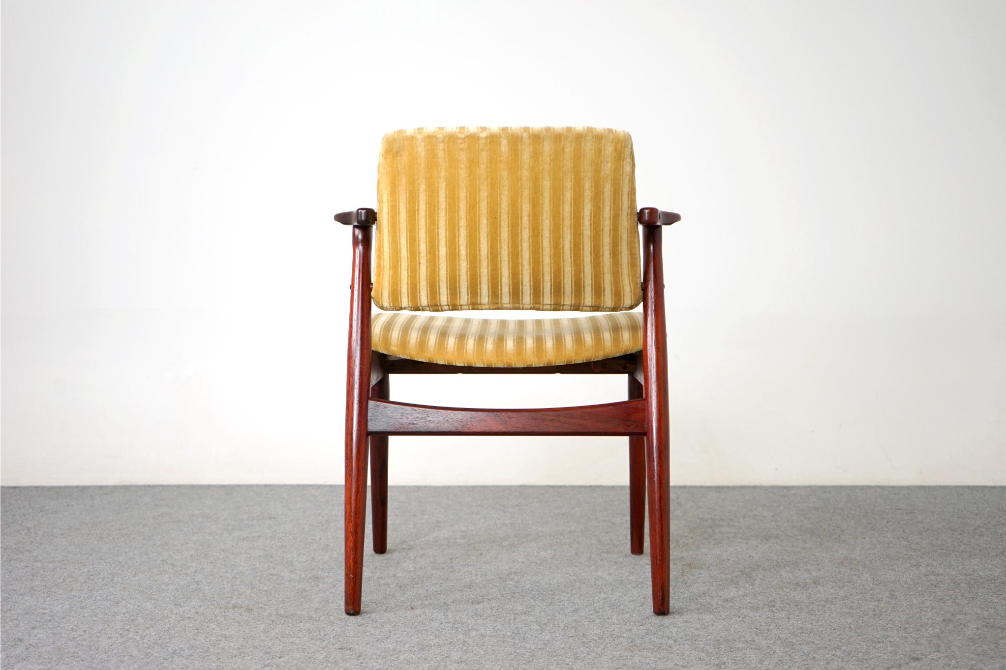 Danish Mid-Century Modern Rosewood Arm Chair, by Arne Vodder *4 Available For Sale 5