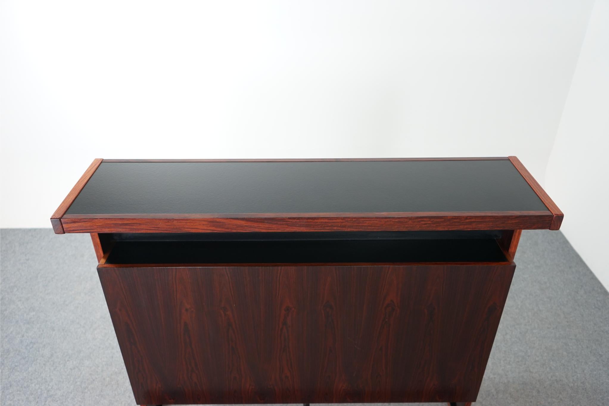 Danish Mid-Century Modern Rosewood Bar with Stools For Sale 8