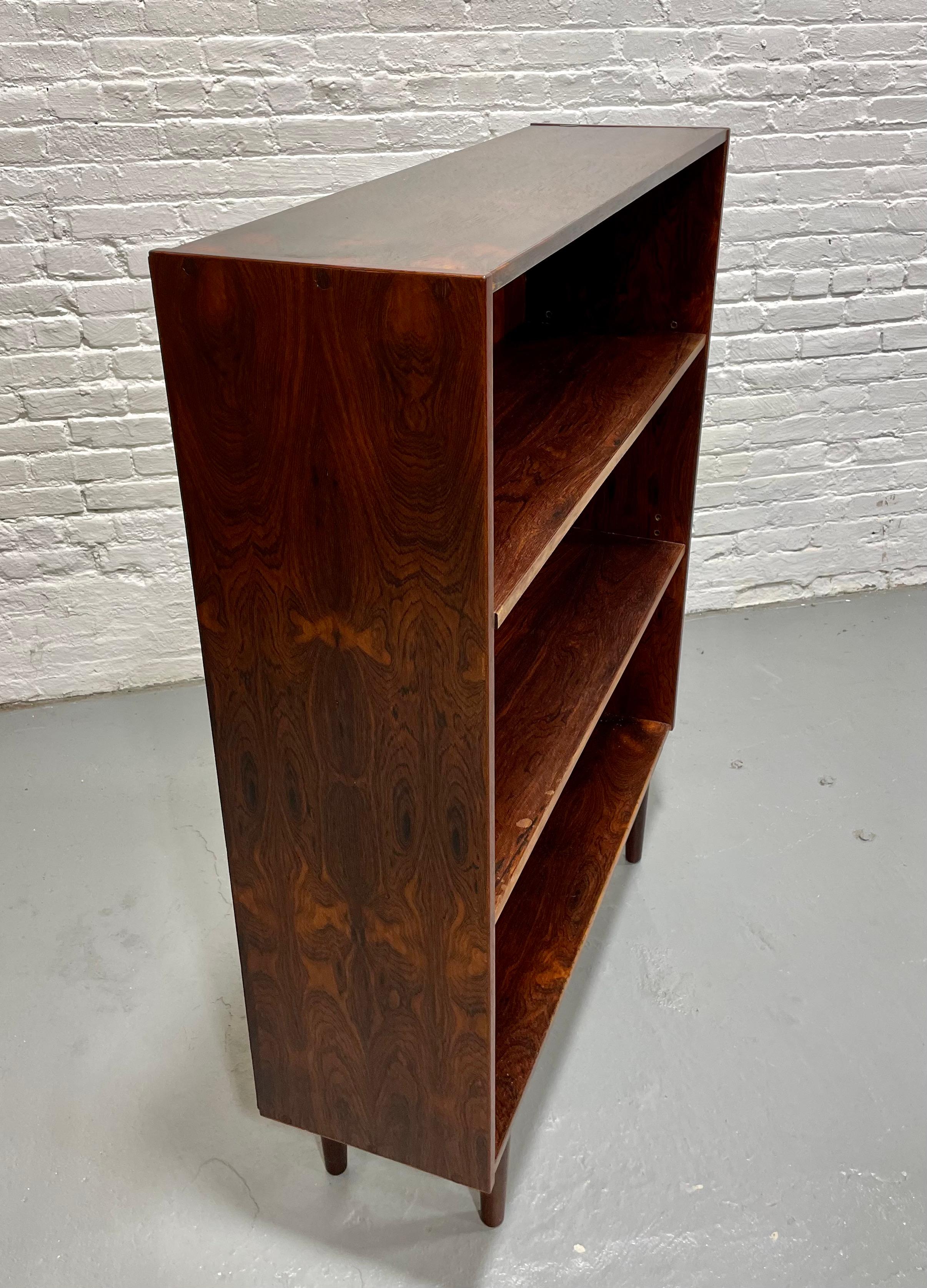DANISH Mid Century Modern ROSEWOOD BOOKCASE, ca. 1960er Jahre im Angebot 3