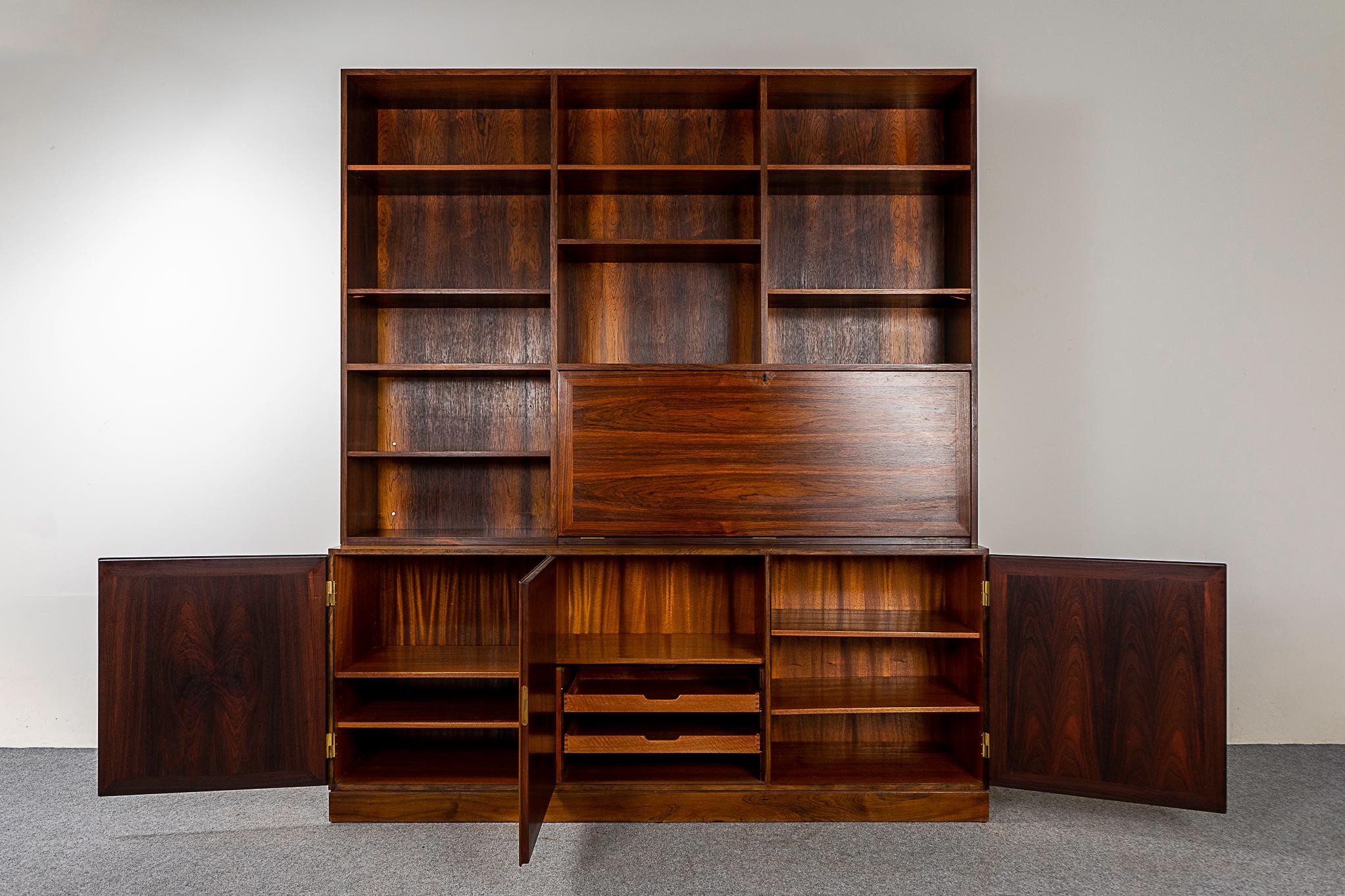 Scandinavian Modern Danish Mid-Century Modern Rosewood Bookcase/Cabinet by Kai Winding For Sale