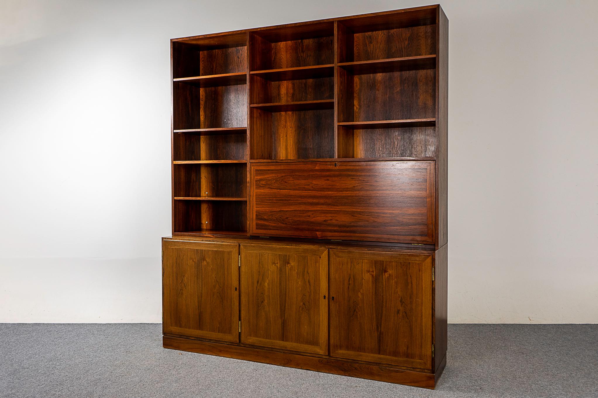 Danish Mid-Century Modern Rosewood Bookcase/Cabinet by Kai Winding For Sale 1