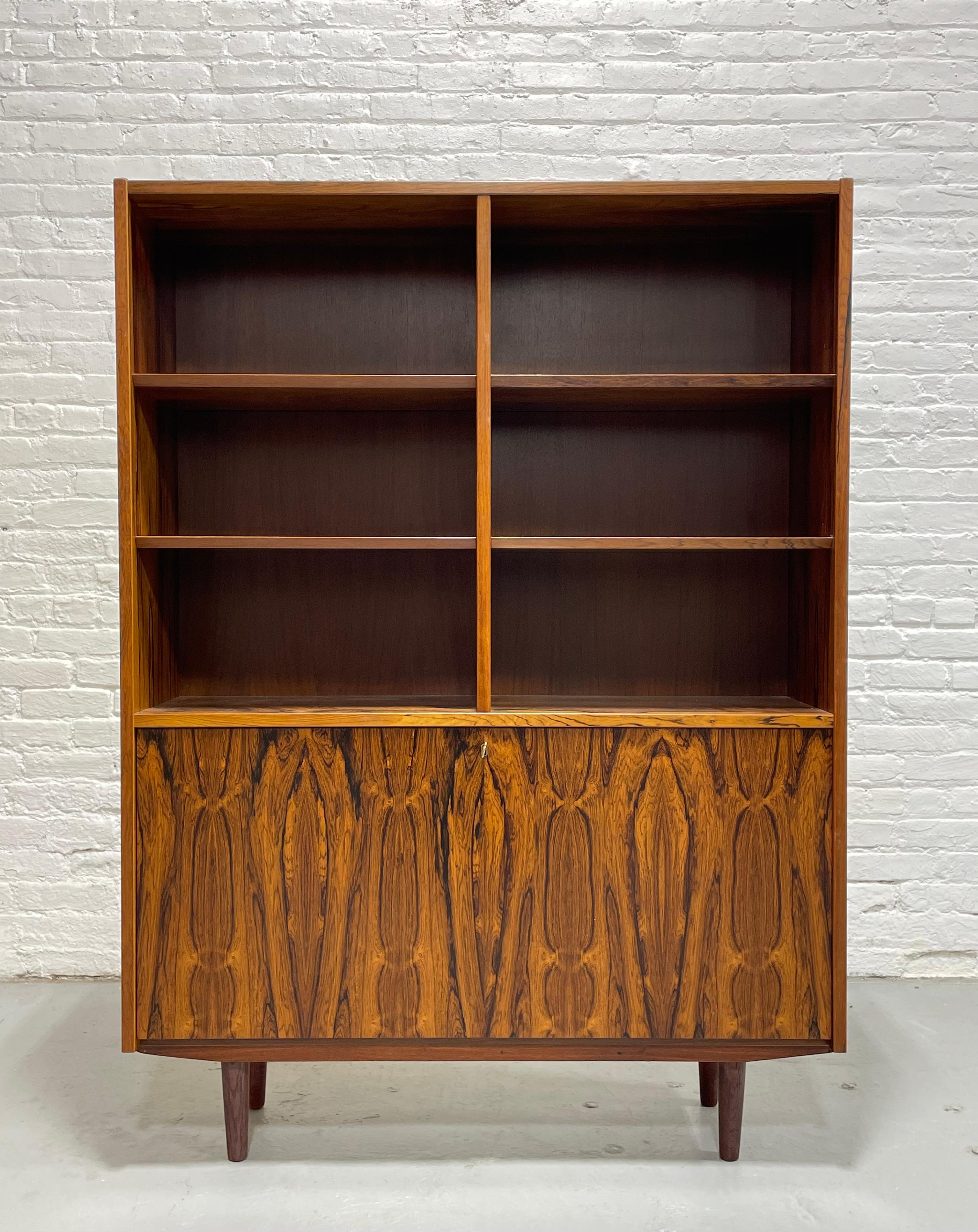 DANISH Mid Century Modern ROSEWOOD BOOKCASE / China Cabinet, c. 1960's In Good Condition For Sale In Weehawken, NJ