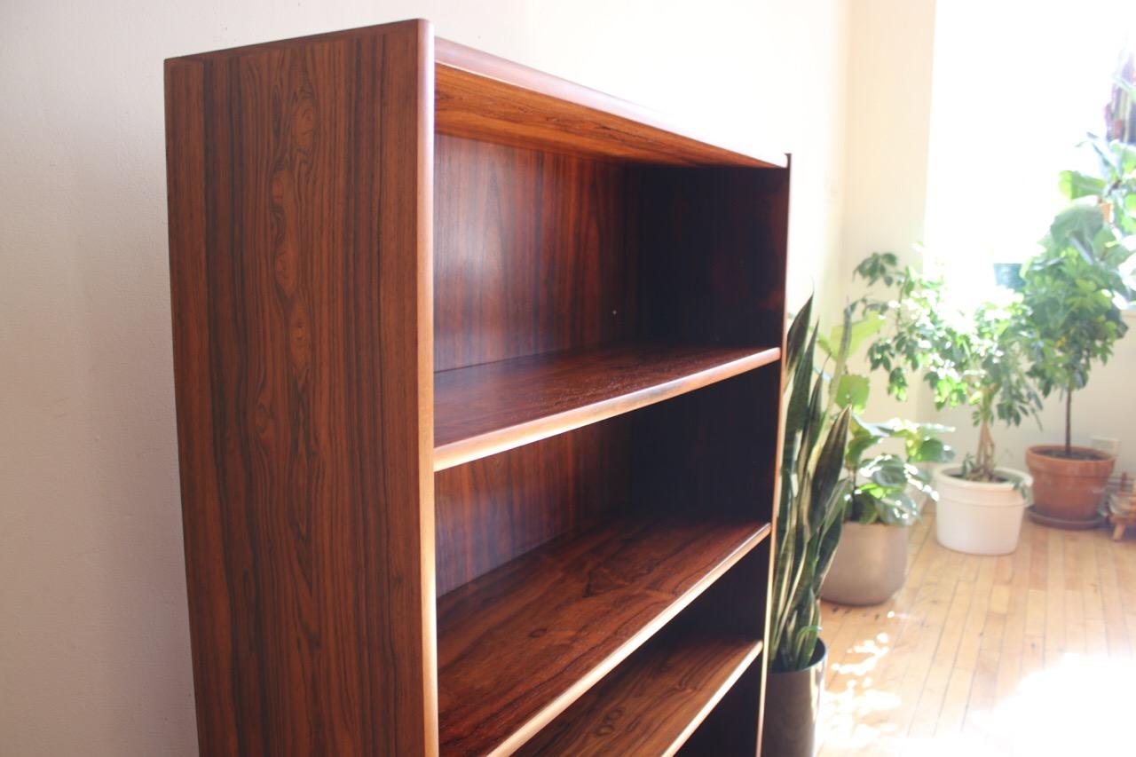 Danish Mid-Century Modern Rosewood Bookshelf In Excellent Condition In Brooklyn, NY