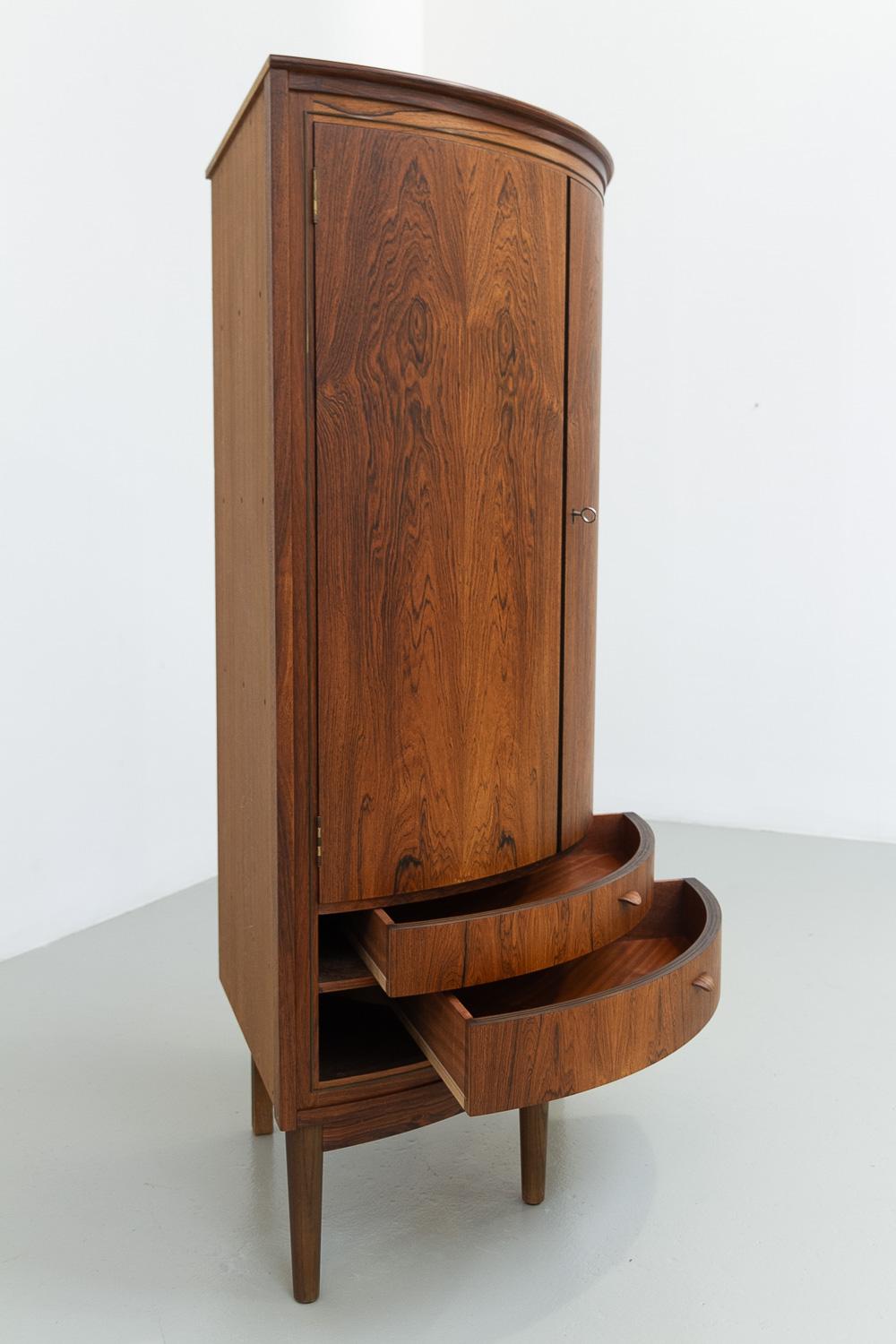 Meuble d'angle en palissandre danois de la Modernité du milieu du siècle, années 1950. en vente 3
