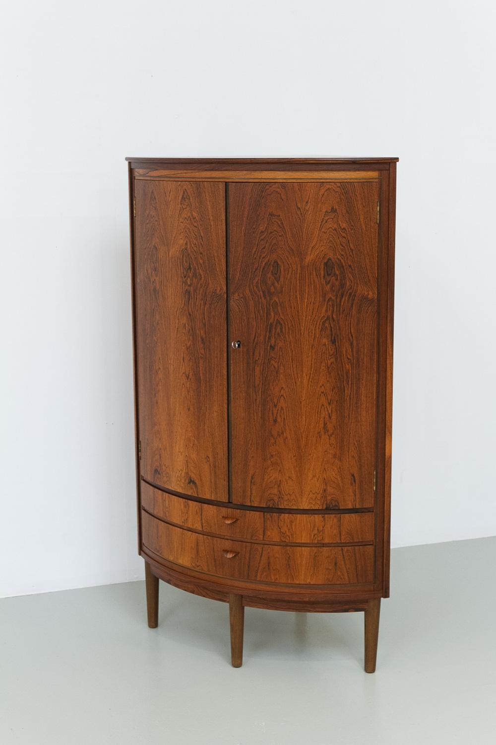Meuble d'angle en palissandre danois de la Modernité du milieu du siècle, années 1950. en vente 5