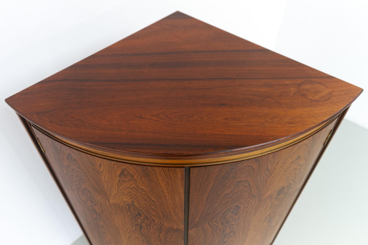 Meuble d'angle en palissandre danois de la Modernité du milieu du siècle, années 1950. en vente 6