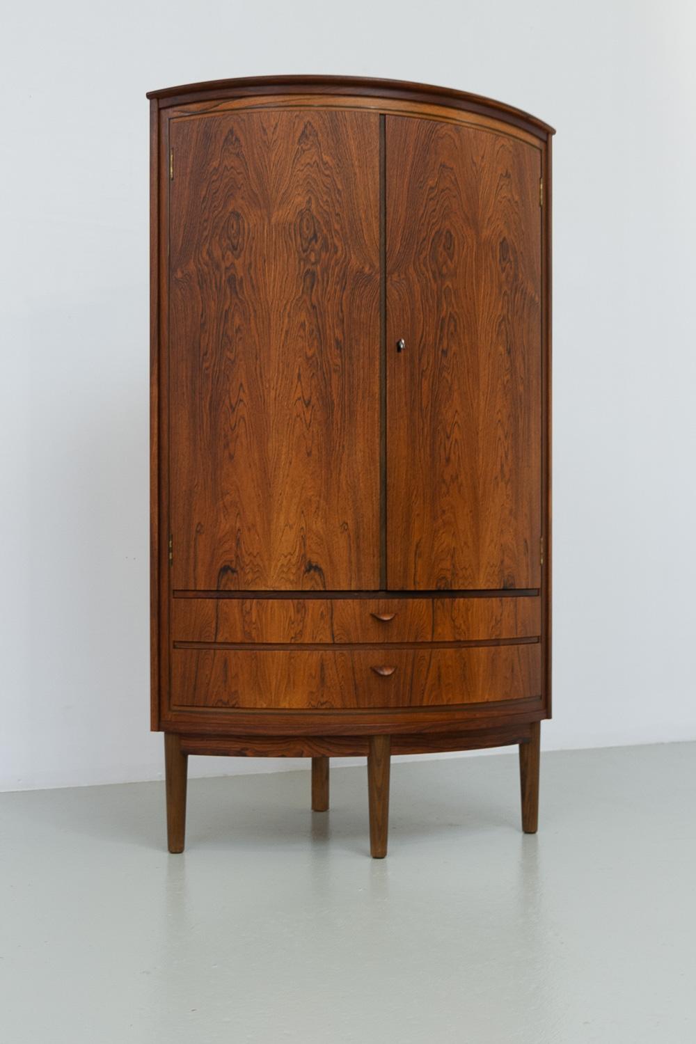 Meuble d'angle en palissandre danois de la Modernité du milieu du siècle, années 1950. en vente 8