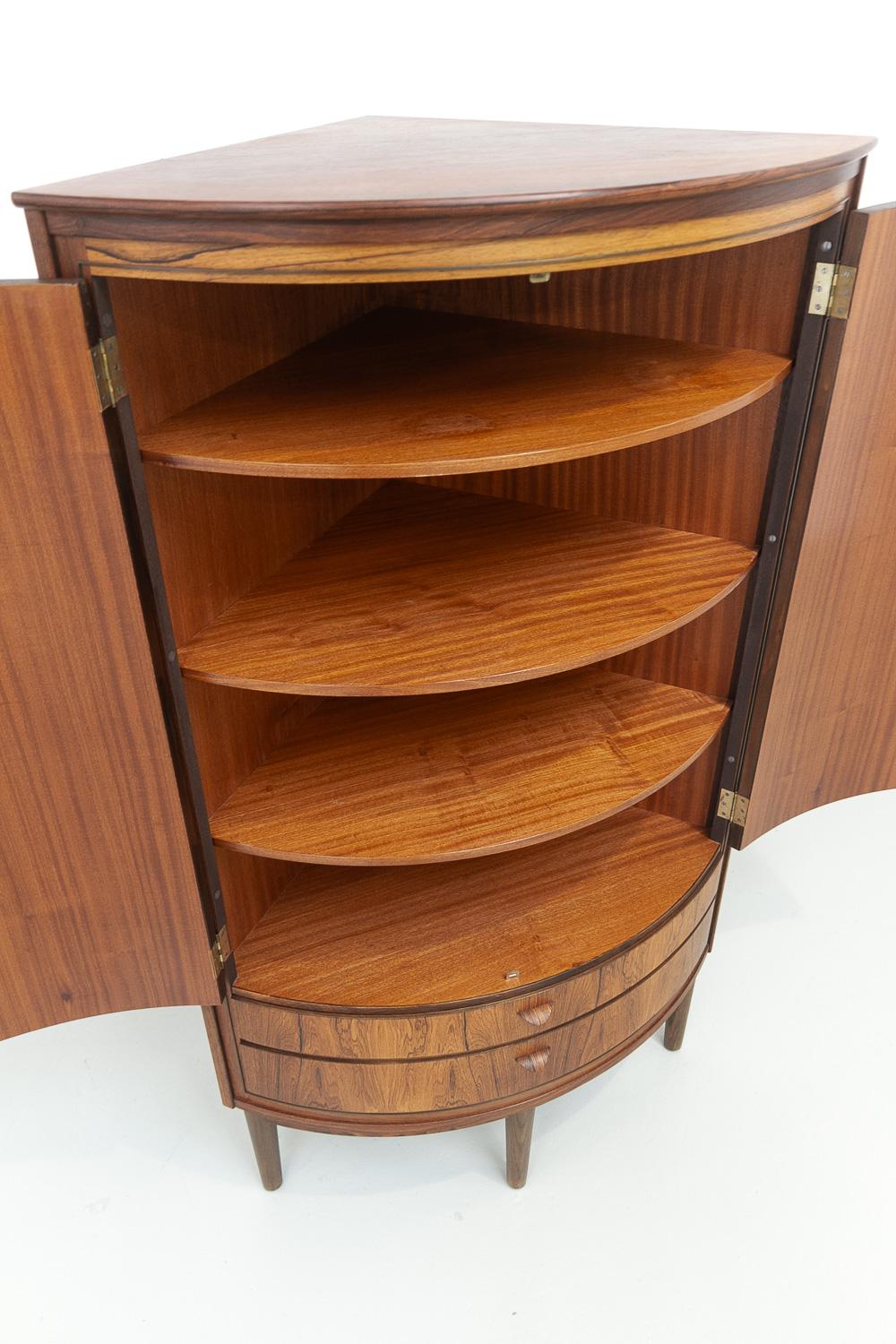 Meuble d'angle en palissandre danois de la Modernité du milieu du siècle, années 1950. en vente 1