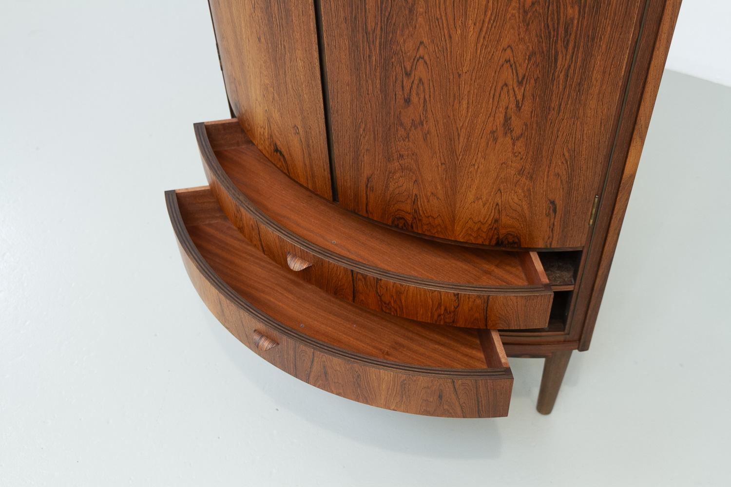 Meuble d'angle en palissandre danois de la Modernité du milieu du siècle, années 1950. en vente 2