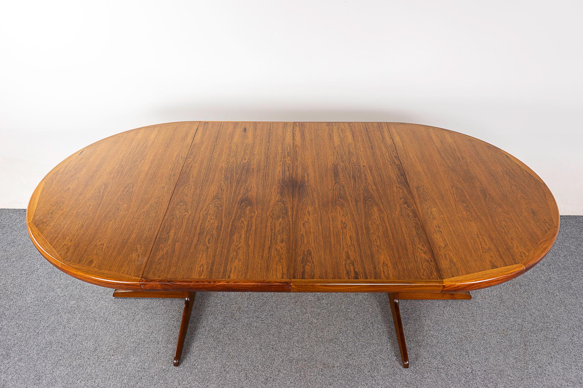 Danish Mid-Century Modern Rosewood Circular Dining Table 3