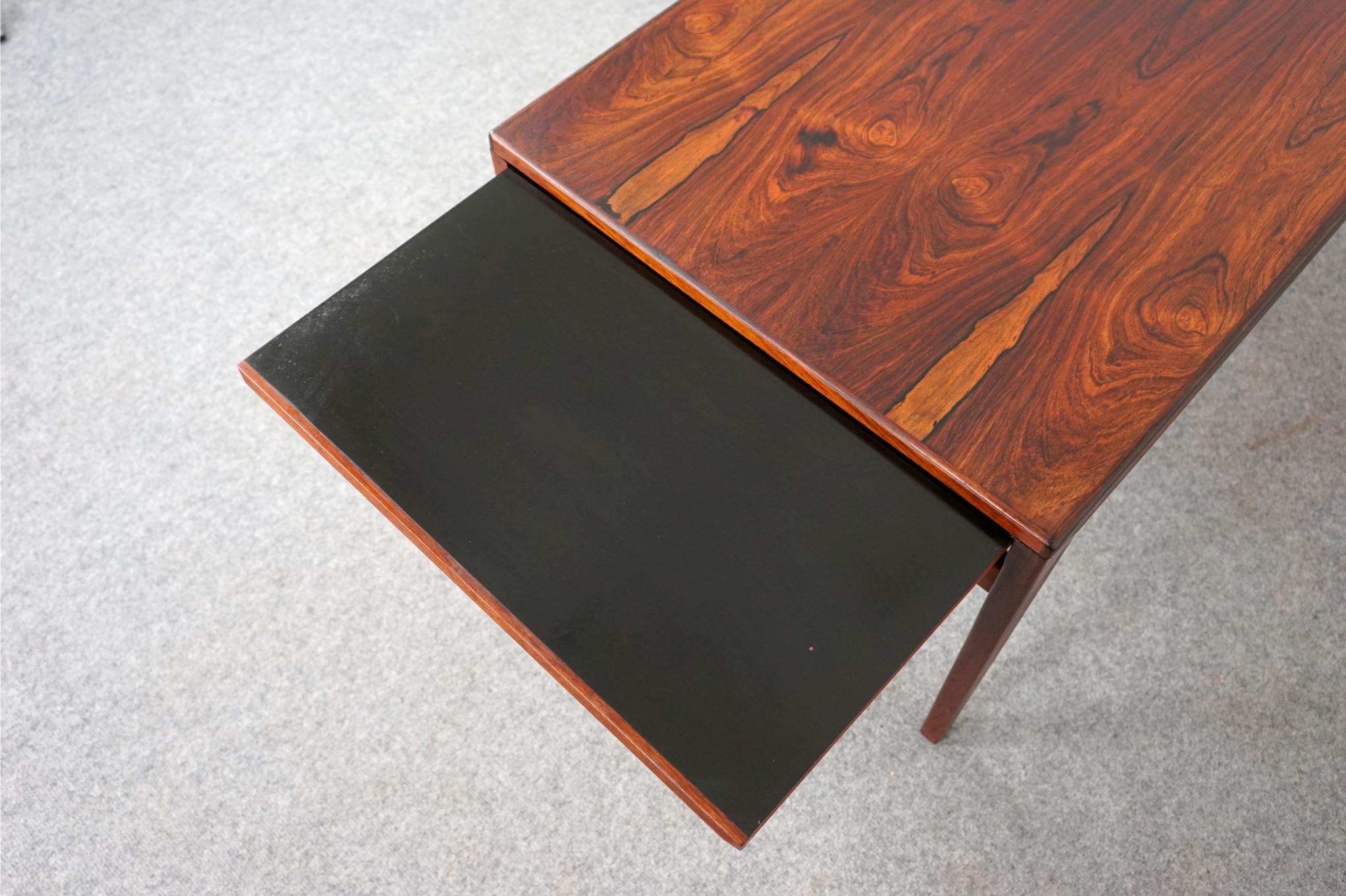 Mid-20th Century Danish Mid-Century Modern Rosewood Coffee Table with Leaves For Sale