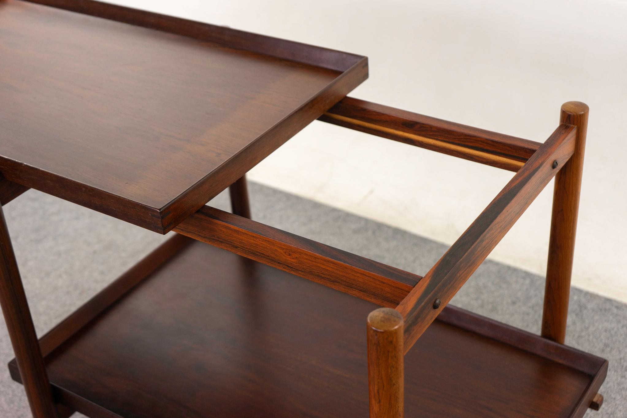 Dänischer umwandelbarer Barwagen aus Rosenholz, Mid-Century Modern, von Poul Hundevad im Angebot 4