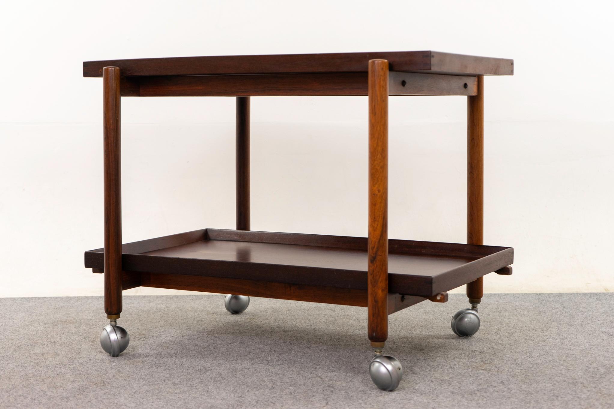 Dänischer umwandelbarer Barwagen aus Rosenholz, Mid-Century Modern, von Poul Hundevad (Mitte des 20. Jahrhunderts) im Angebot