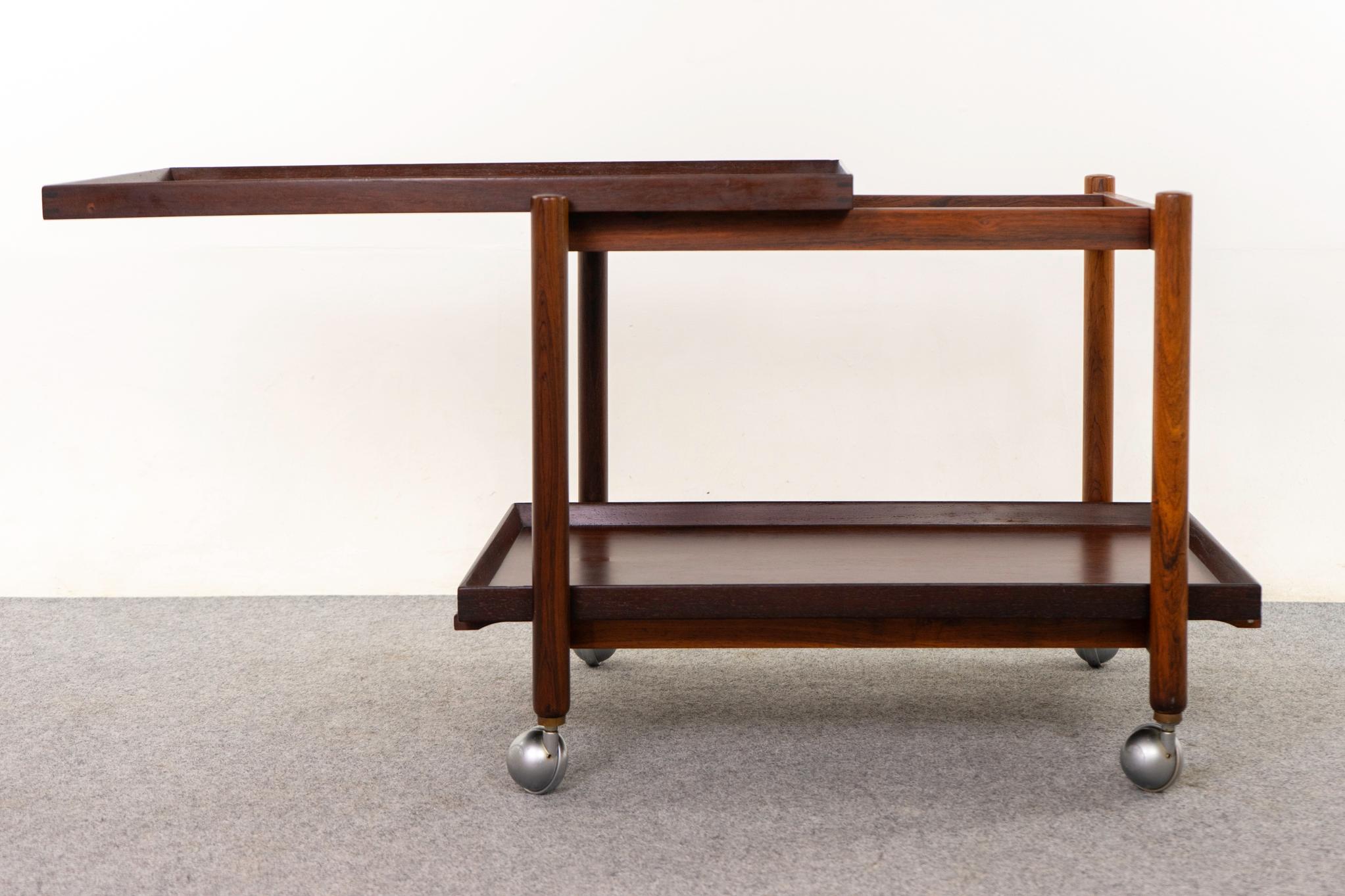 Dänischer umwandelbarer Barwagen aus Rosenholz, Mid-Century Modern, von Poul Hundevad im Angebot 3