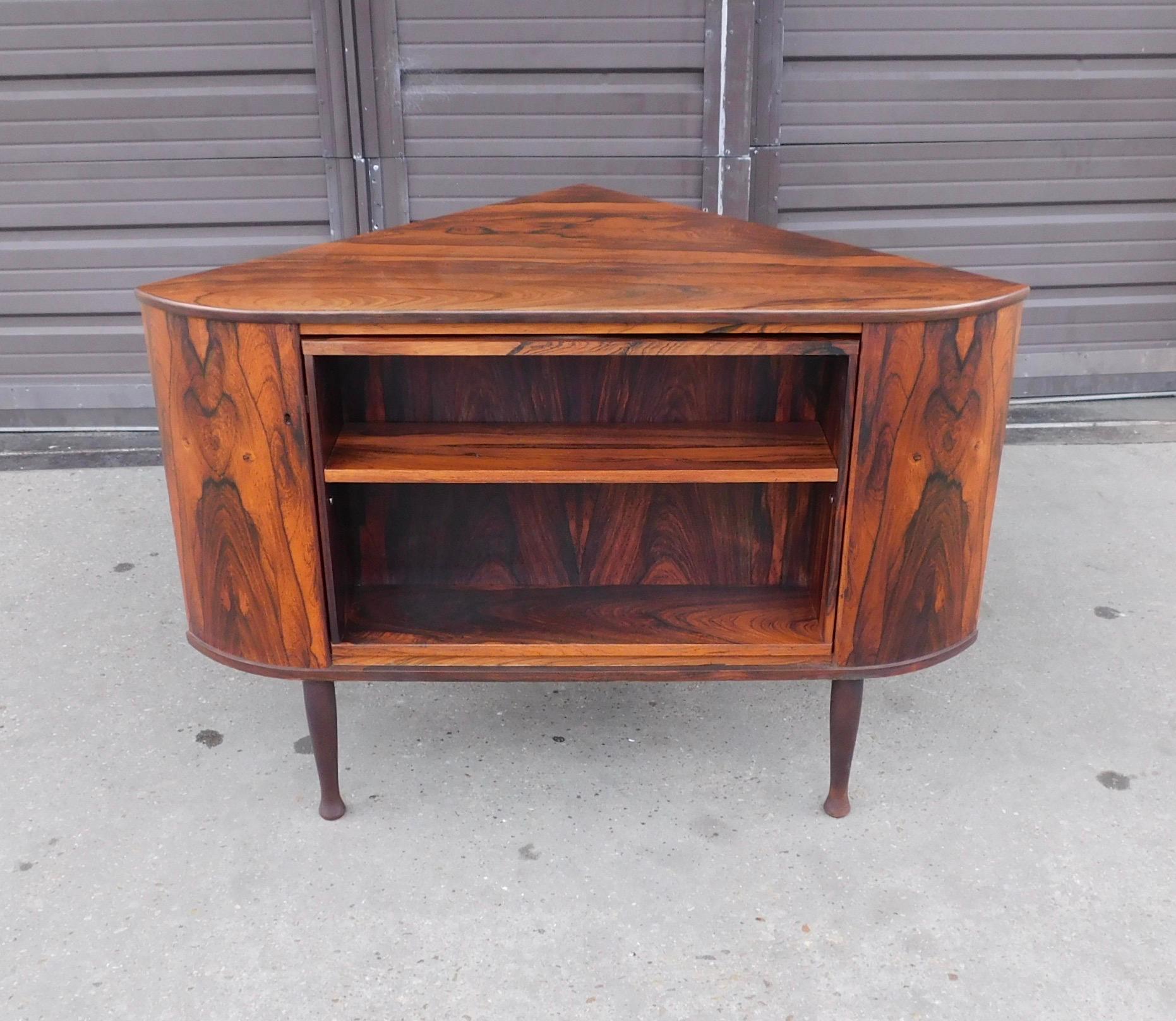 Danish Mid-Century Modern Rosewood Corner Dry Bar and Bookcase, circa 1960 For Sale 5