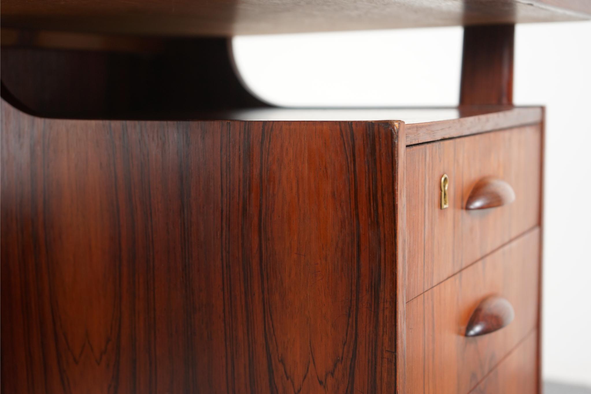 Danish Mid-Century Modern Rosewood Desk by Svend A. Madsen In Fair Condition In VANCOUVER, CA