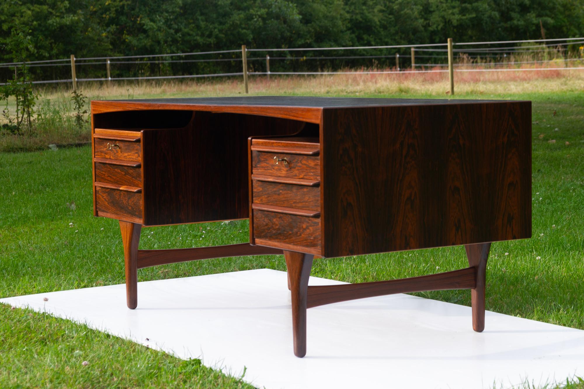 Danish Mid-Century Modern Rosewood Desk by Valdemar Mortensen, 1960s In Good Condition In Asaa, DK