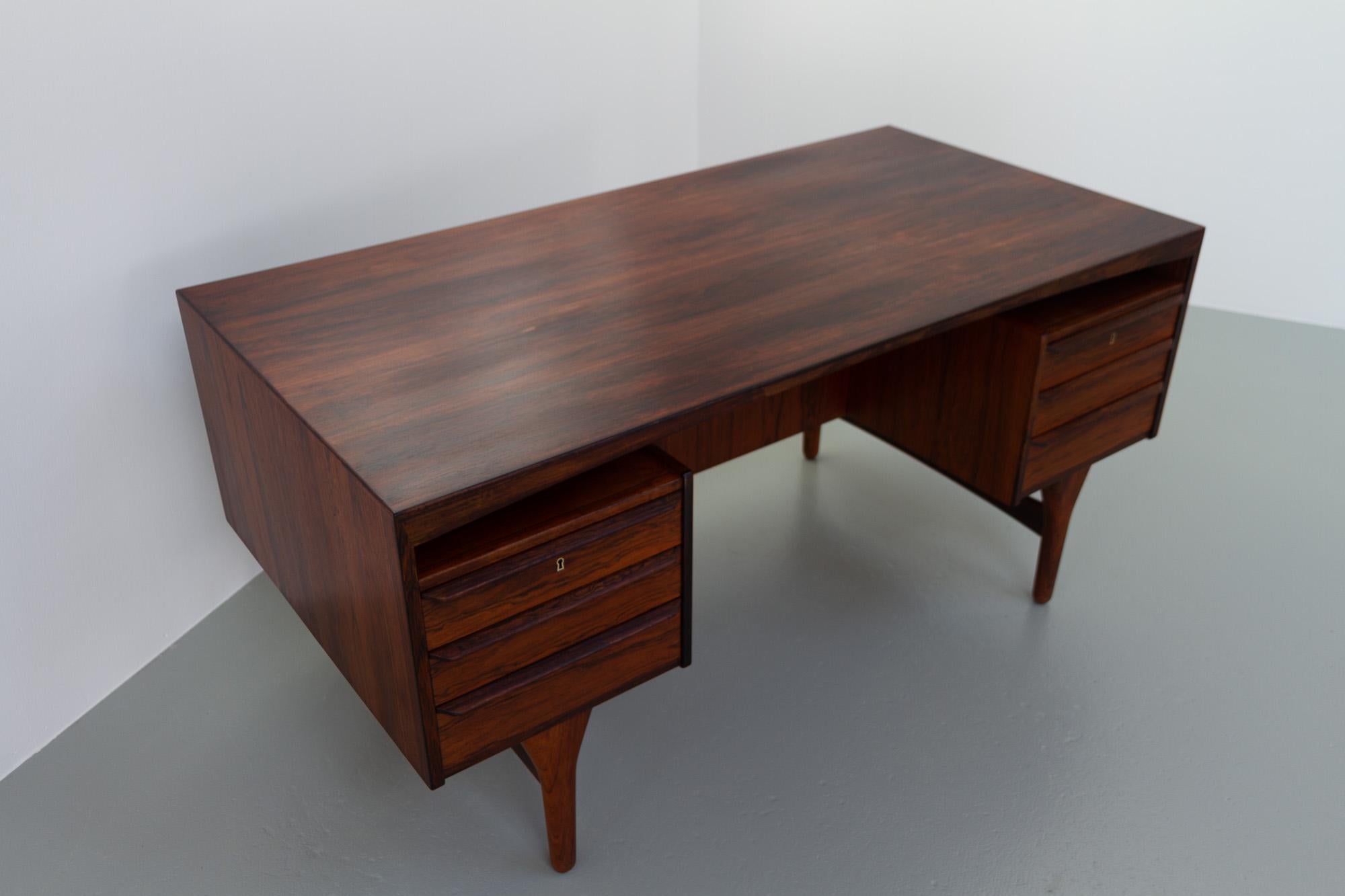 Danish Mid-Century Modern Rosewood Desk by Valdemar Mortensen, 1960s 1