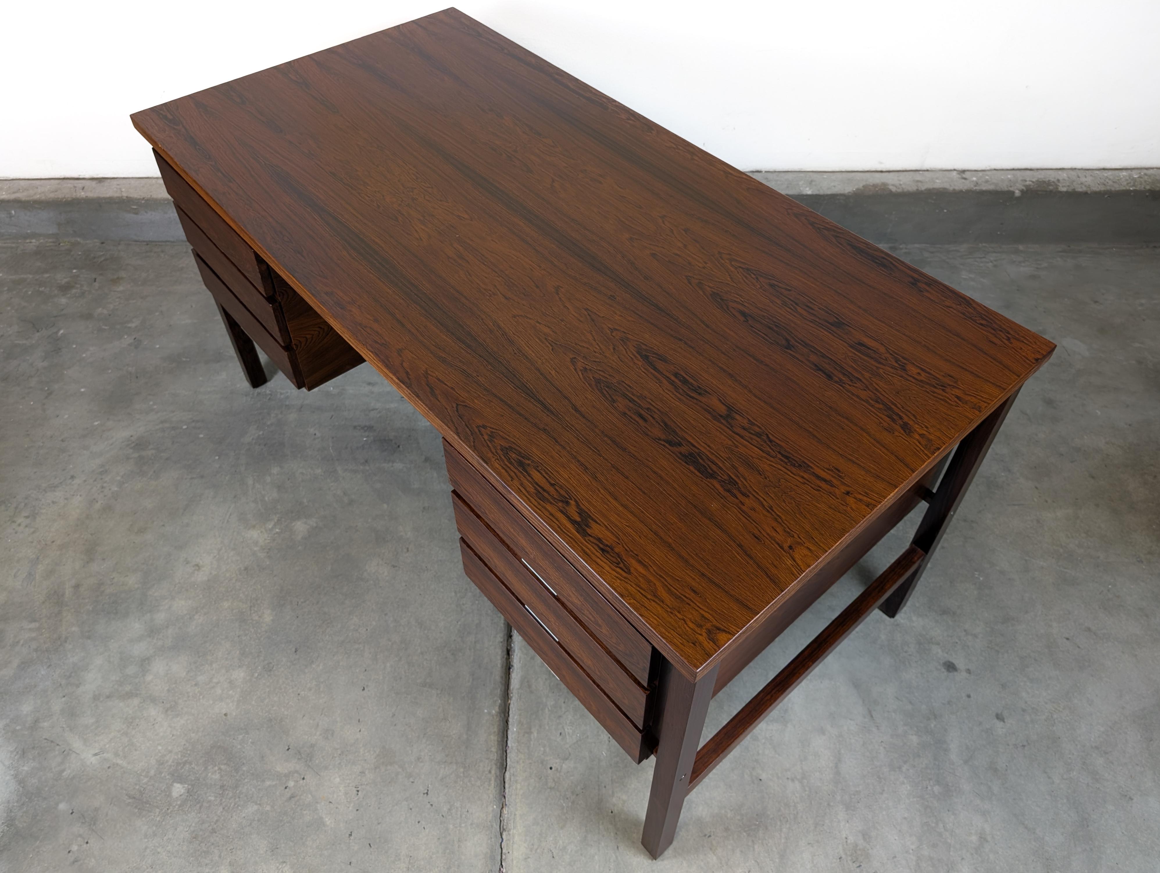 Danish Mid Century Modern Rosewood Desk, c1970s For Sale 7