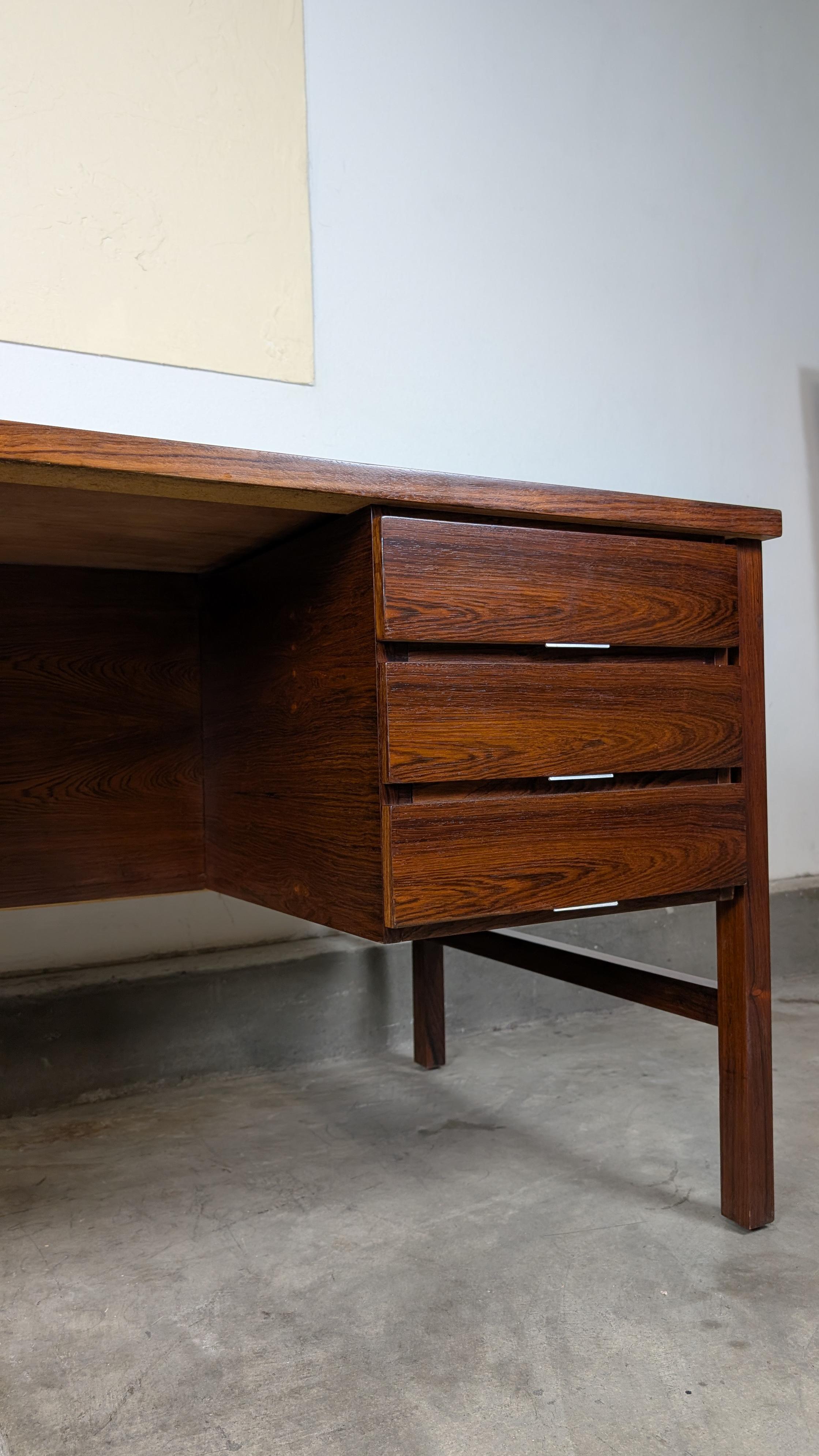 Danish Mid Century Modern Rosewood Desk, c1970s For Sale 9