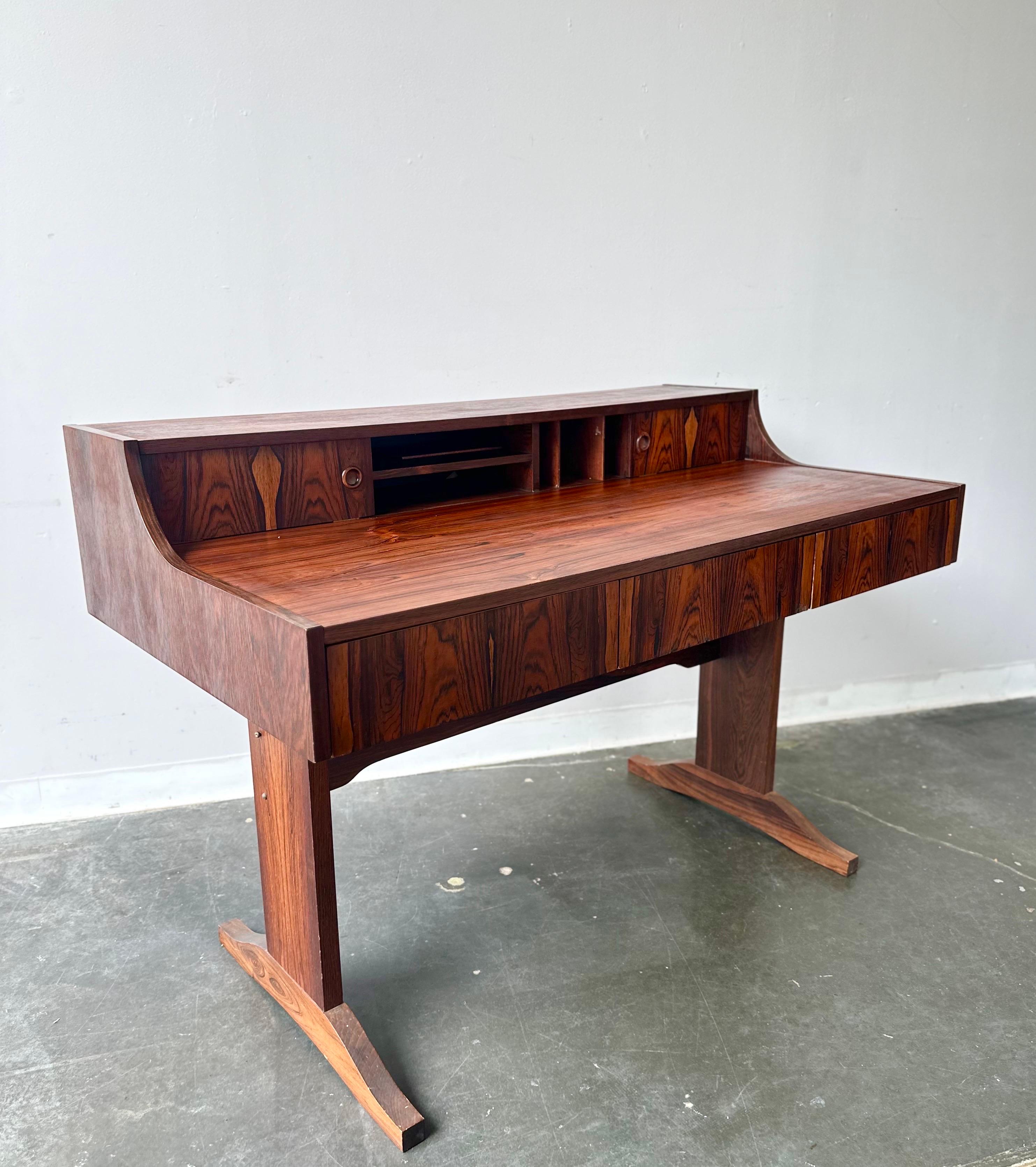 Danish Mid Century Modern Rosewood Desk circa 1960 For Sale 2