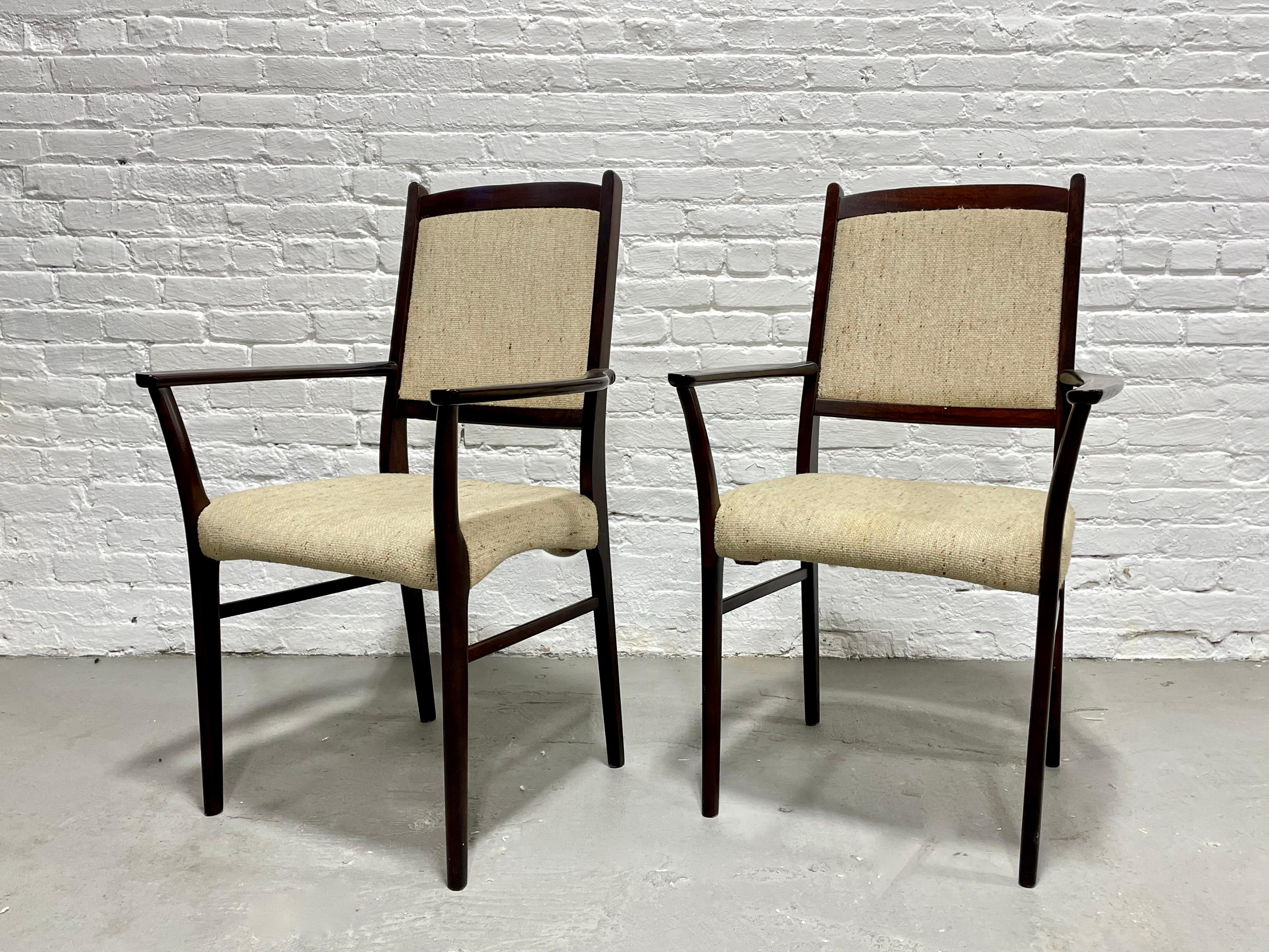 Danish Mid Century Modern ROSEWOOD DINING CHAIRS, a Pair In Good Condition For Sale In Weehawken, NJ