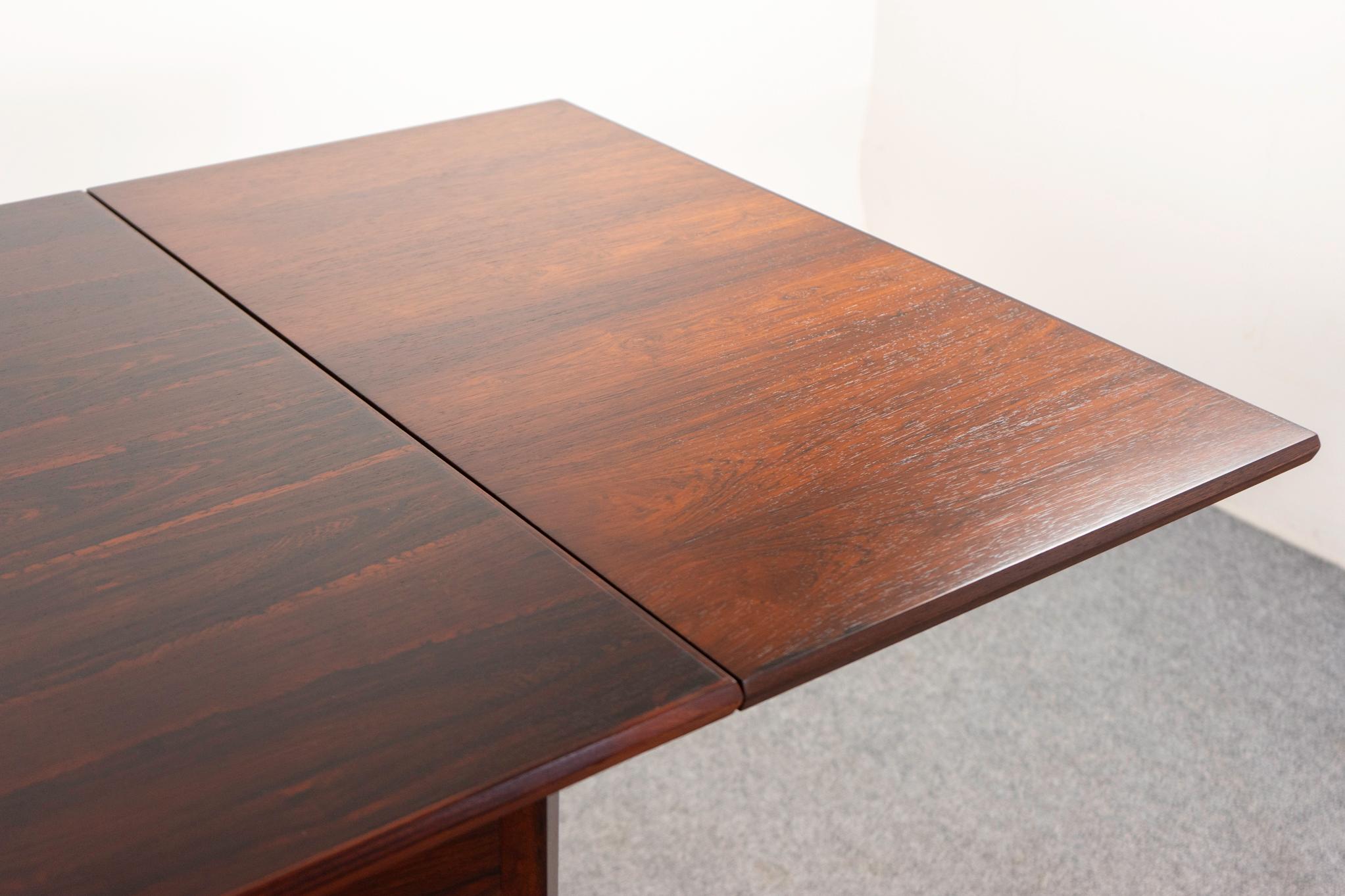 Table de salle à manger danoise en palissandre, moderne, du milieu du siècle dernier en vente 2