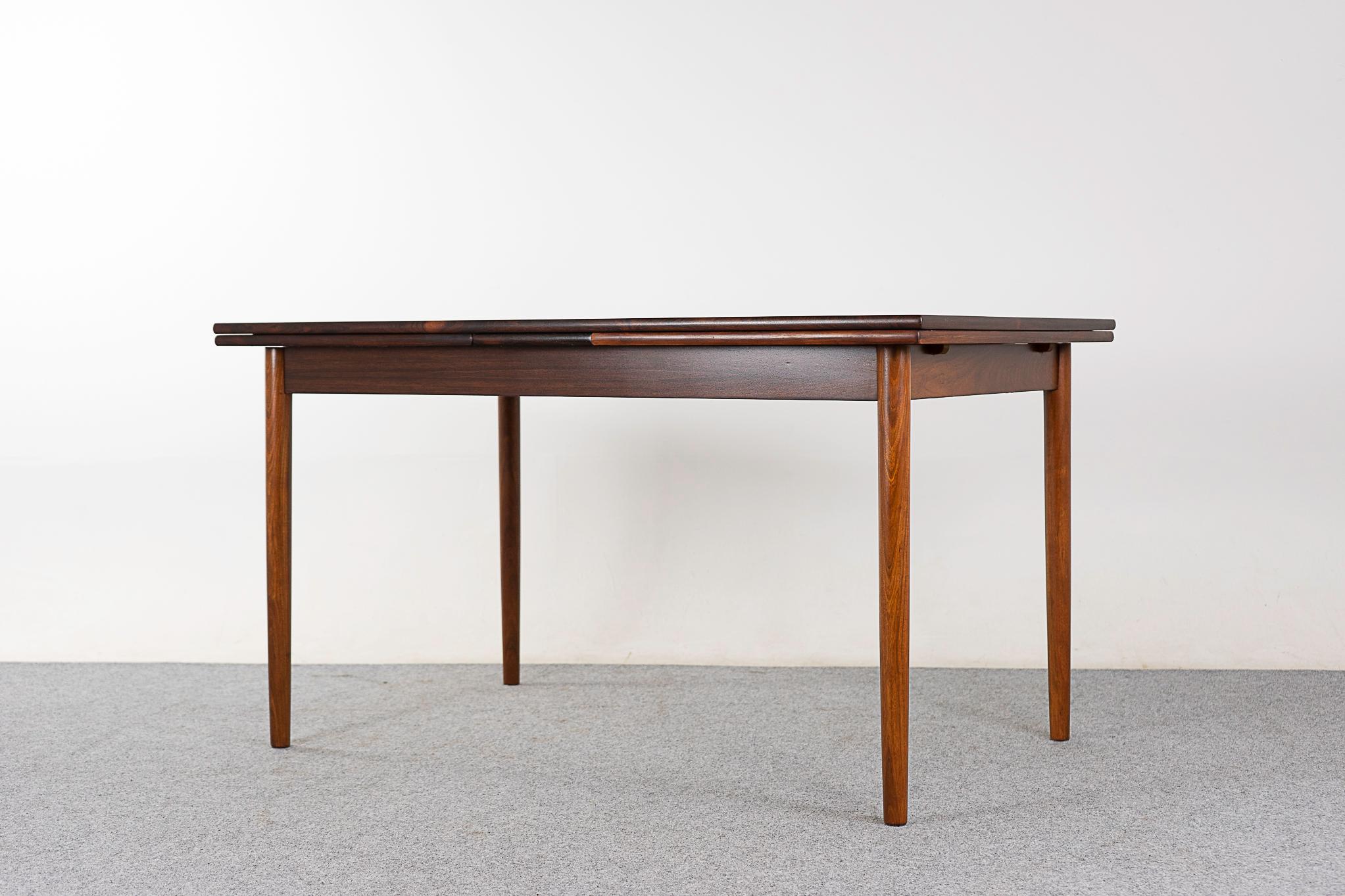 Danish Mid-Century Modern Rosewood Draw Leaf Dining Table For Sale 3