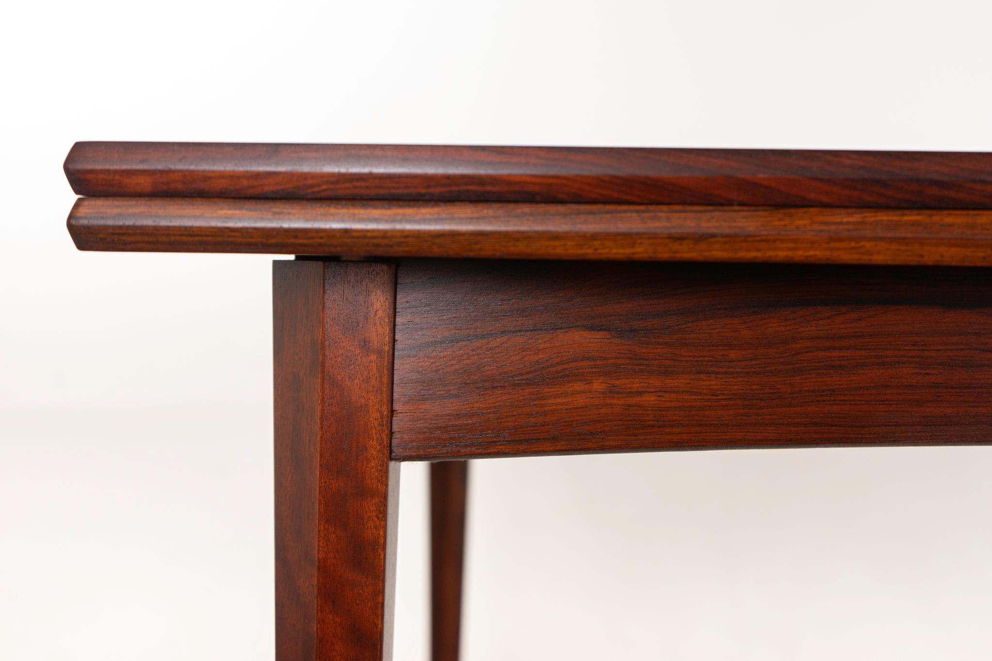 Table de salle à manger danoise en palissandre, moderne, du milieu du siècle dernier Bon état - En vente à VANCOUVER, CA