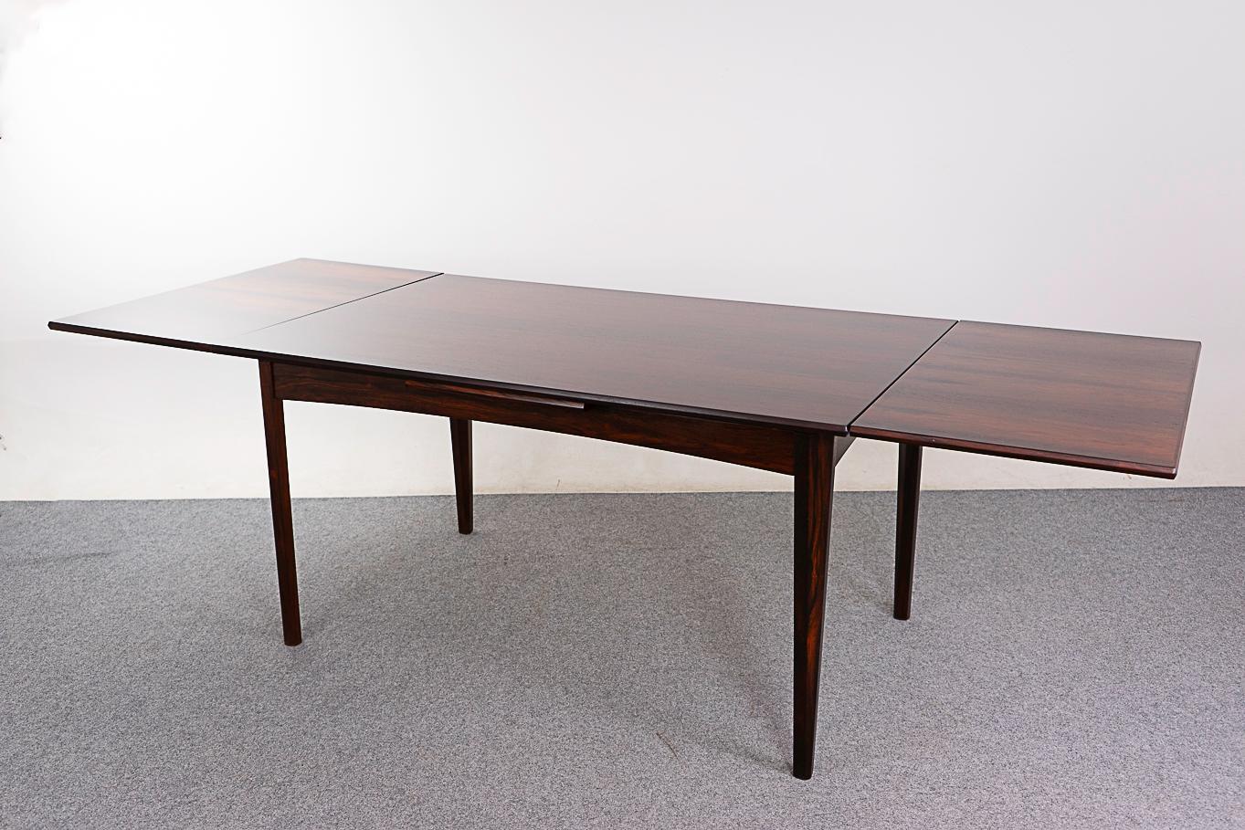 Danish Mid-Century Modern Rosewood Draw Leaf Dining Table  For Sale 1