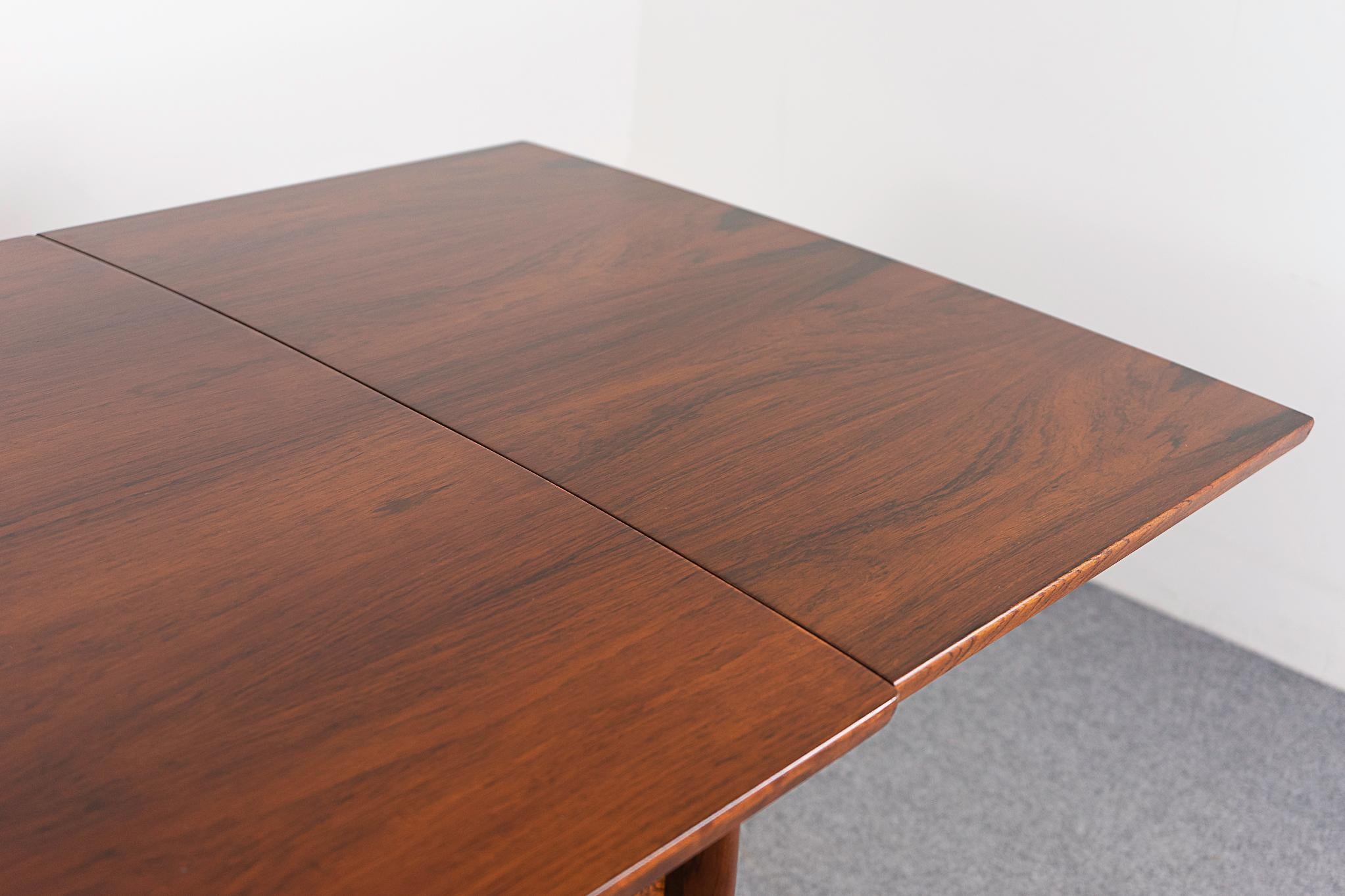 Danish Mid-Century Modern Rosewood Draw Leaf Dining Table For Sale 1