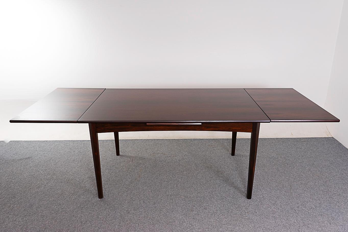 Danish Mid-Century Modern Rosewood Draw Leaf Dining Table  For Sale 3