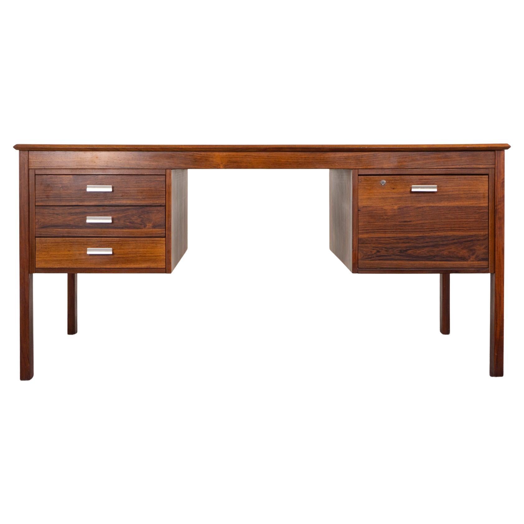 Bureau danois moderne du milieu du siècle en palissandre et métal en vente