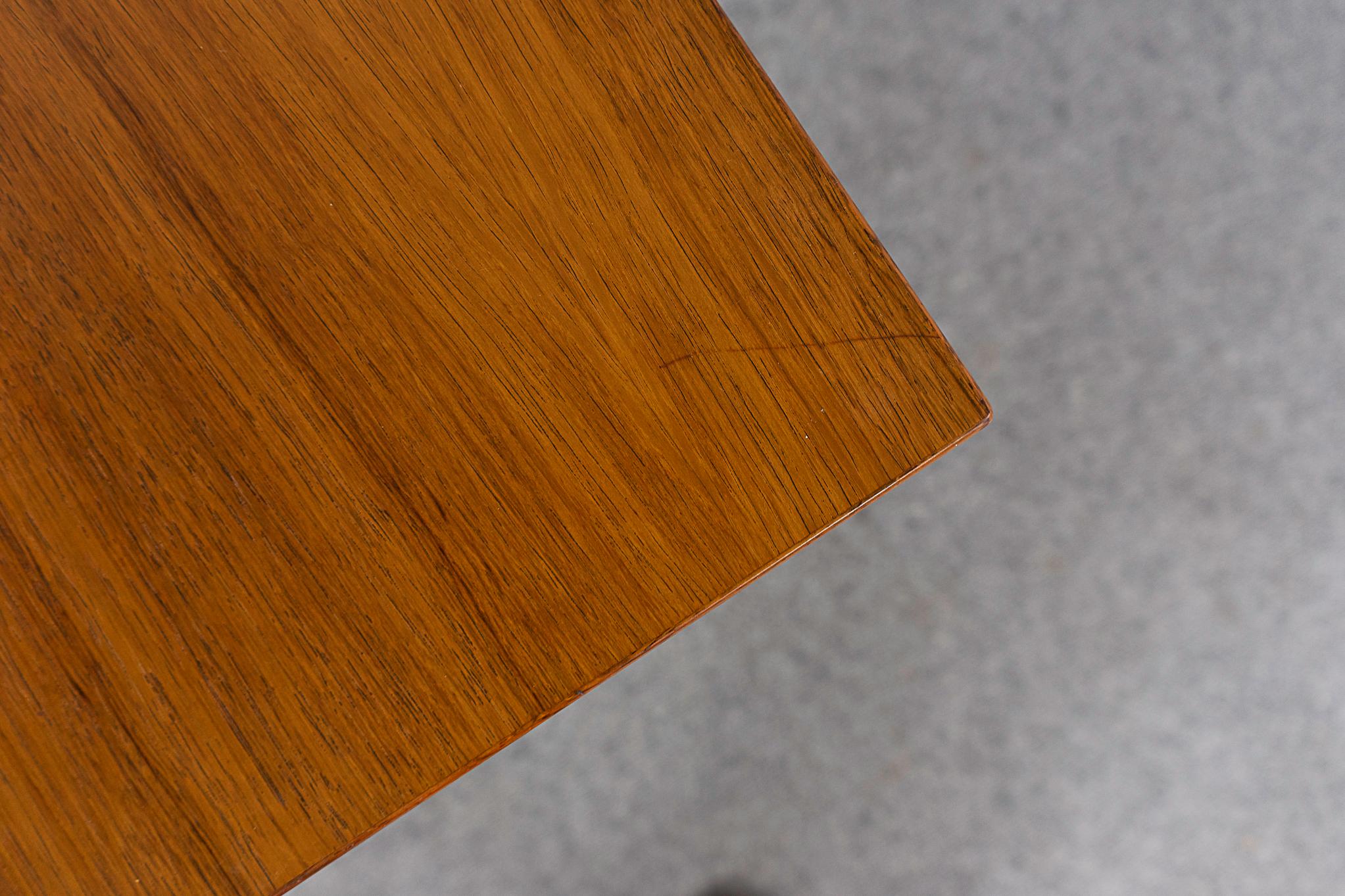 Danish Mid-Century Modern Rosewood Side Table Pair For Sale 1