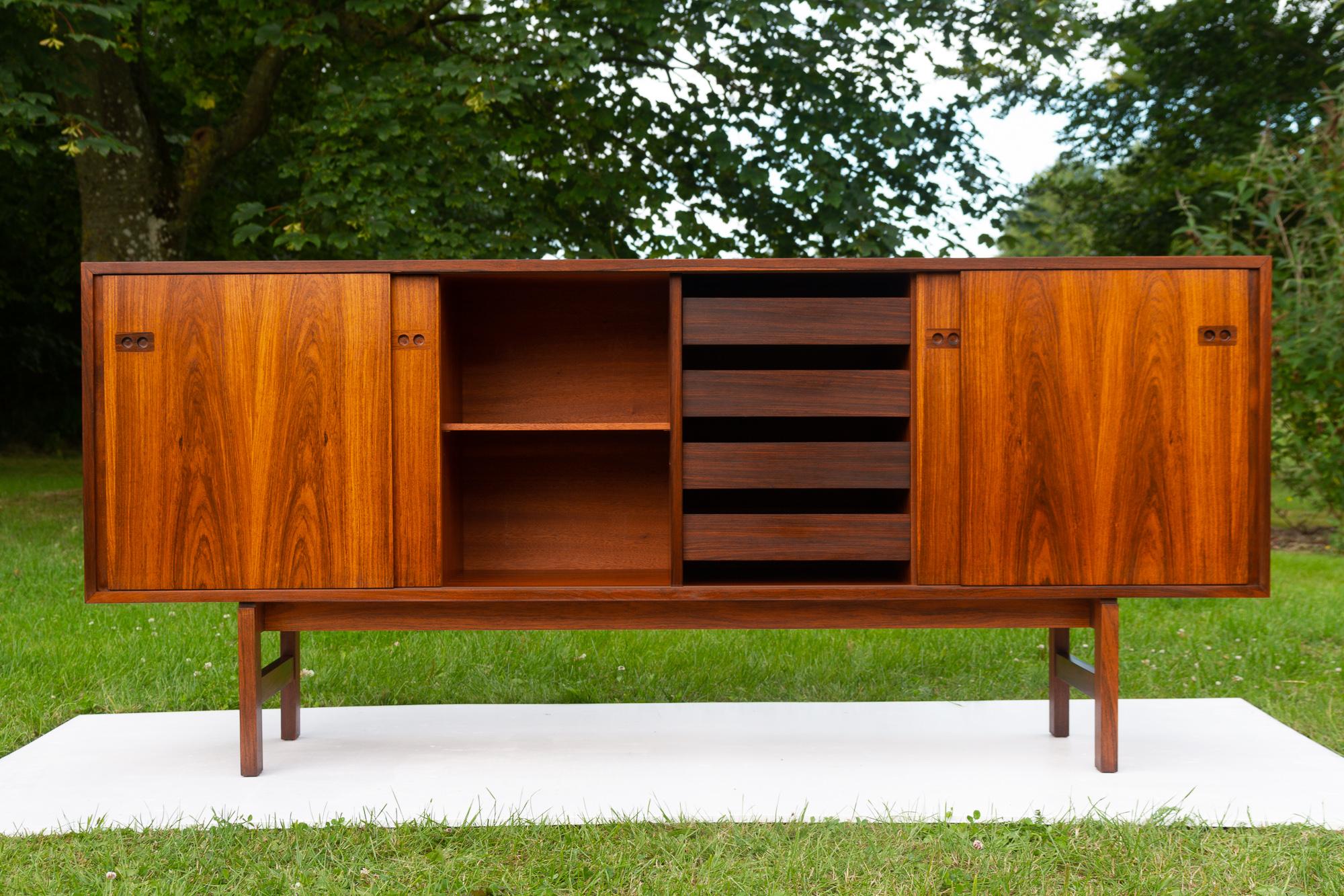 Dänisches Mid-Century Modern-Sideboard aus Rosenholz, 1960er Jahre im Angebot 4