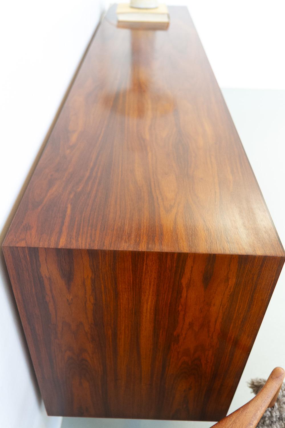 Dänisches Mid-Century Modern-Sideboard aus Rosenholz, 1960er Jahre im Angebot 14